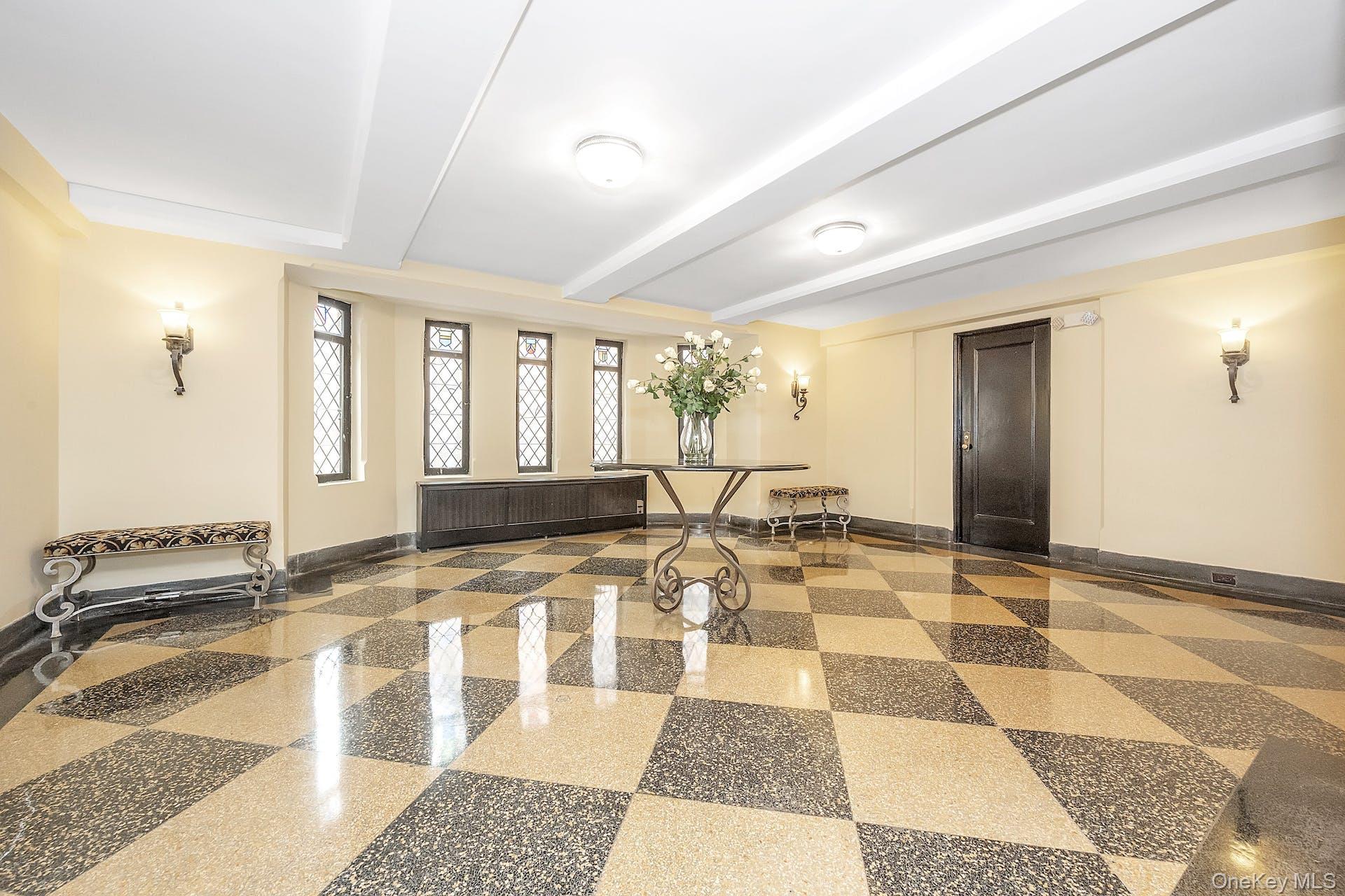 280 Bronxville Road, Unit 5X photo 2