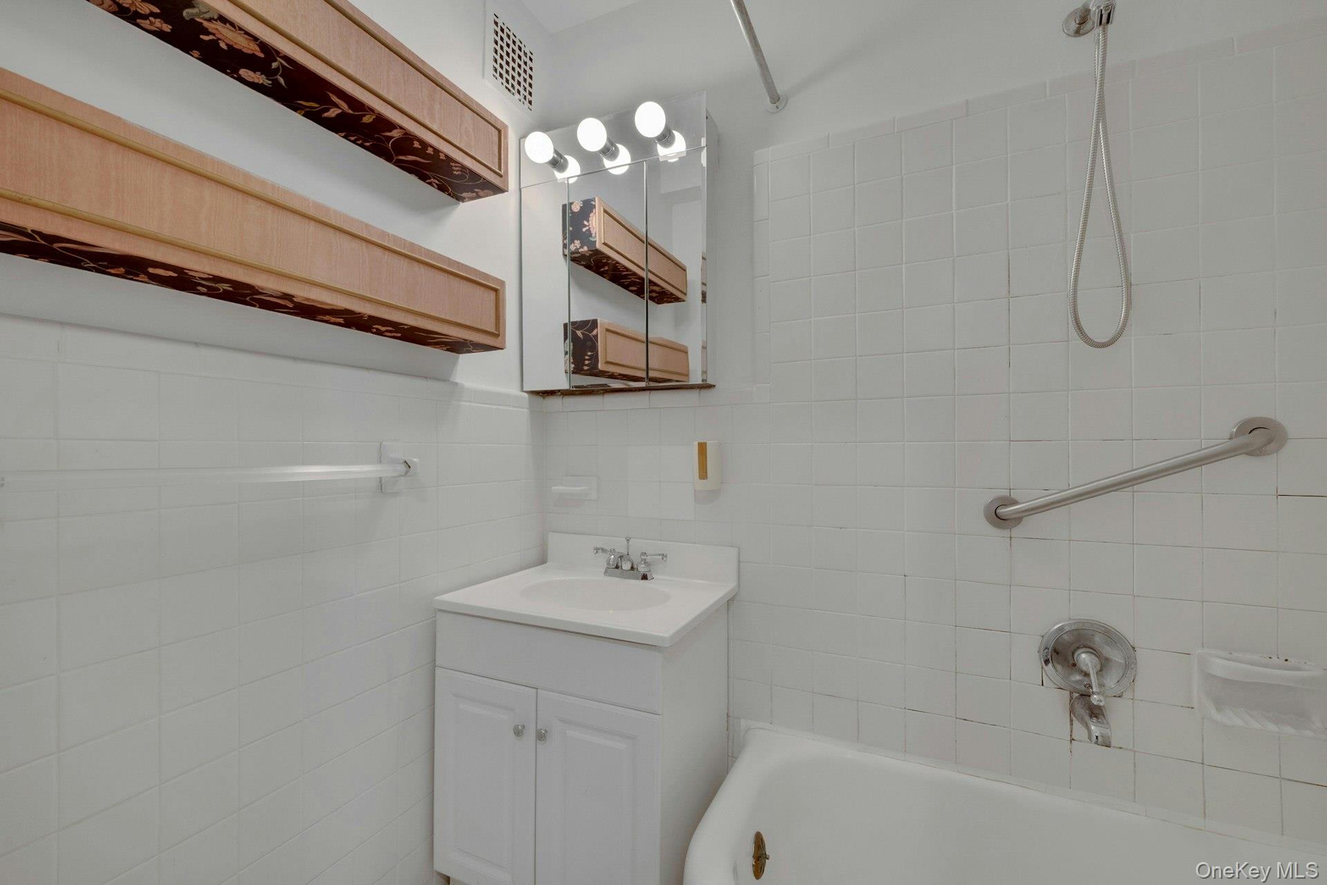 280 Bronxville Road, Unit 5X photo 20