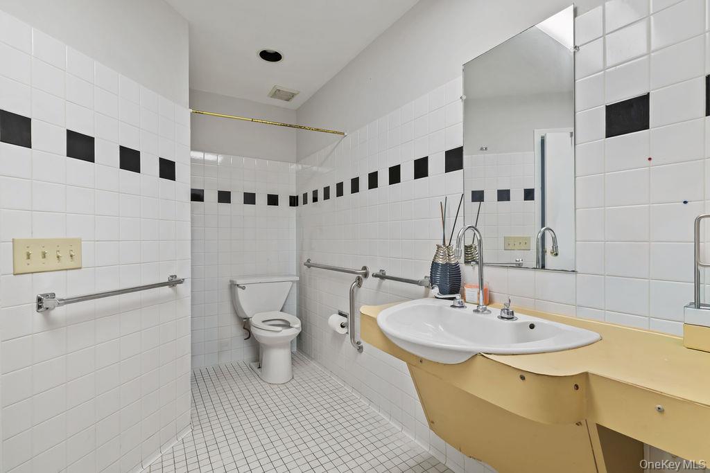 19 New Holland Village – For Sale photo 3