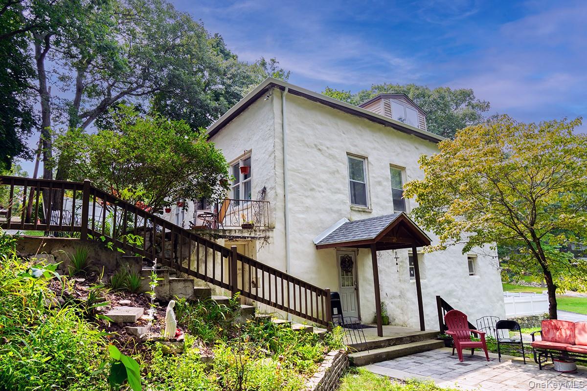 11 Forest Place – For Sale