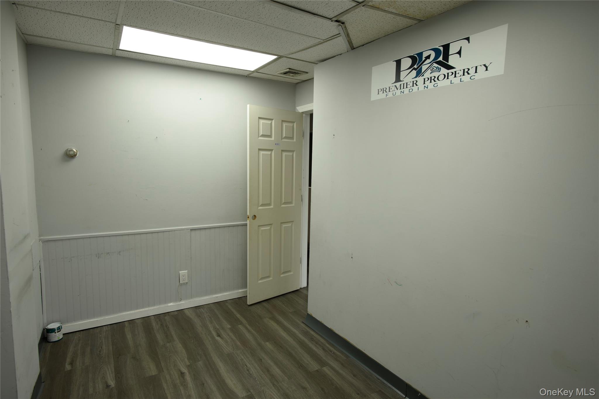 119 03 jamaica Ave Avenue – For Rent photo 2