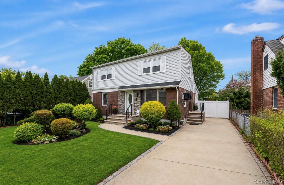 5 Edward Avenue – For Sale photo 2