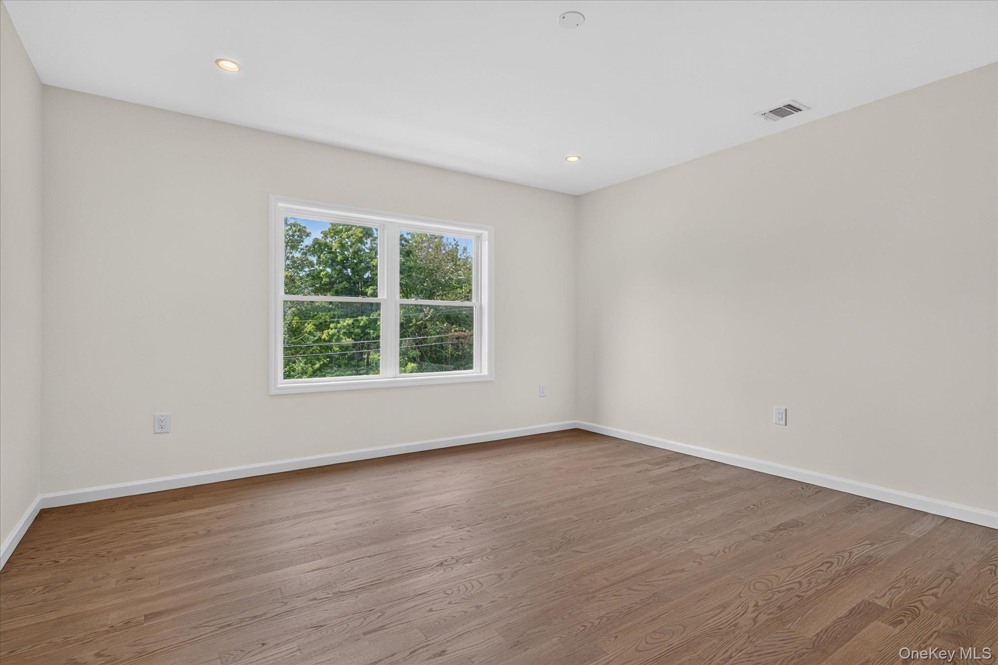 592 Ludingtonville Road – For Sale photo 15