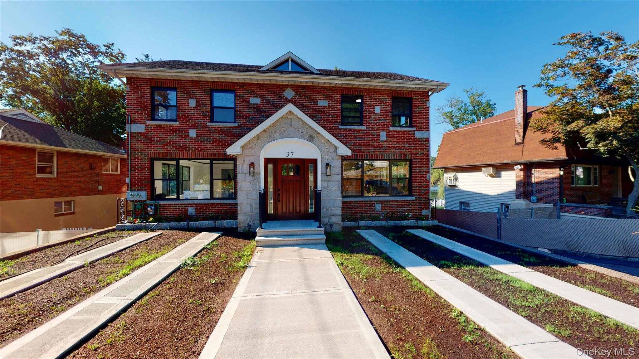 37 Lakeshore Drive – For Sale photo 3