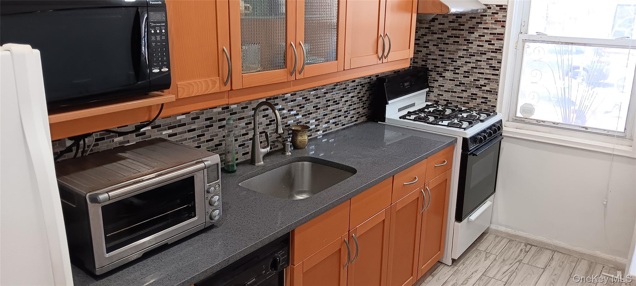 13824 68th Drive, Unit 1 photo 3