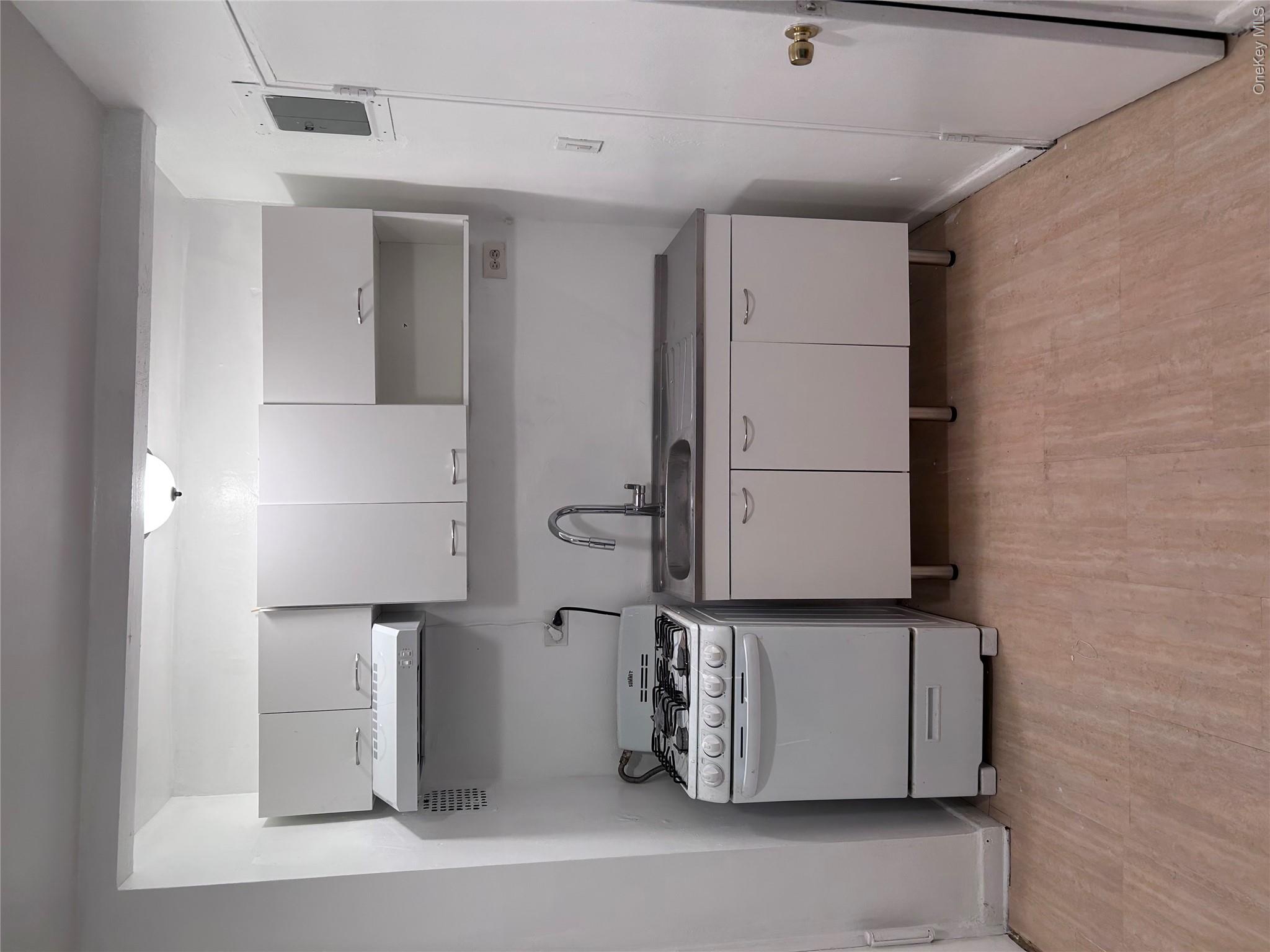 84-50 269 st Jamaica, Unit 416 photo 2