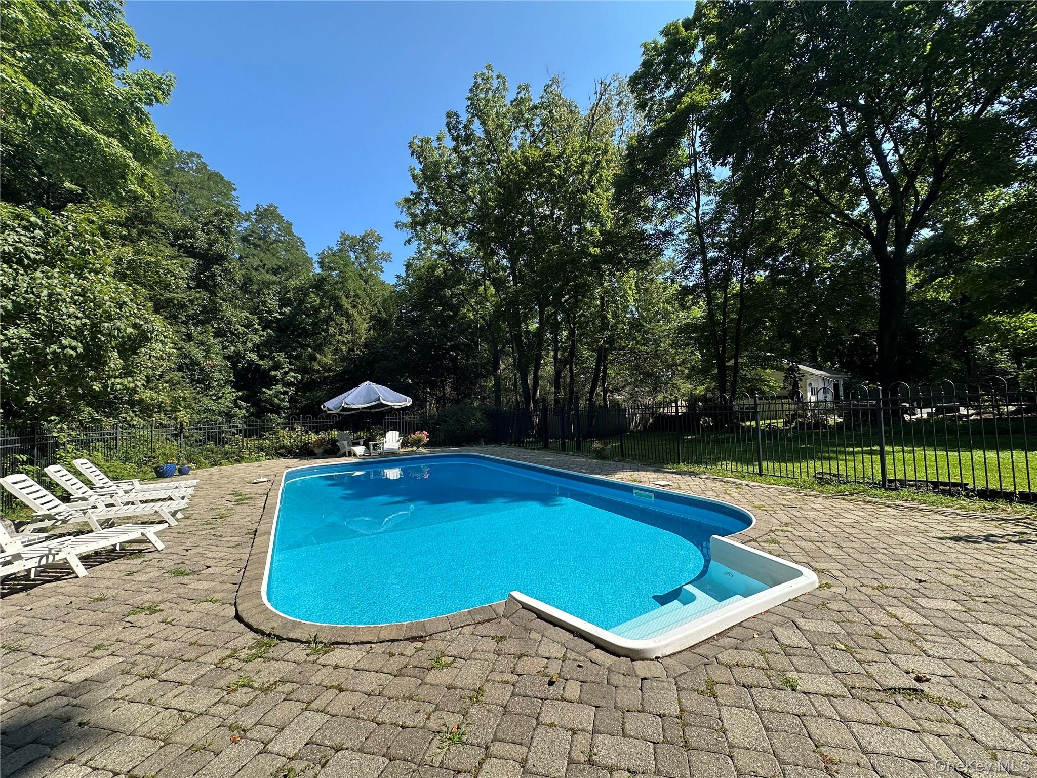 26 Maple Avenue – For Sale photo 2