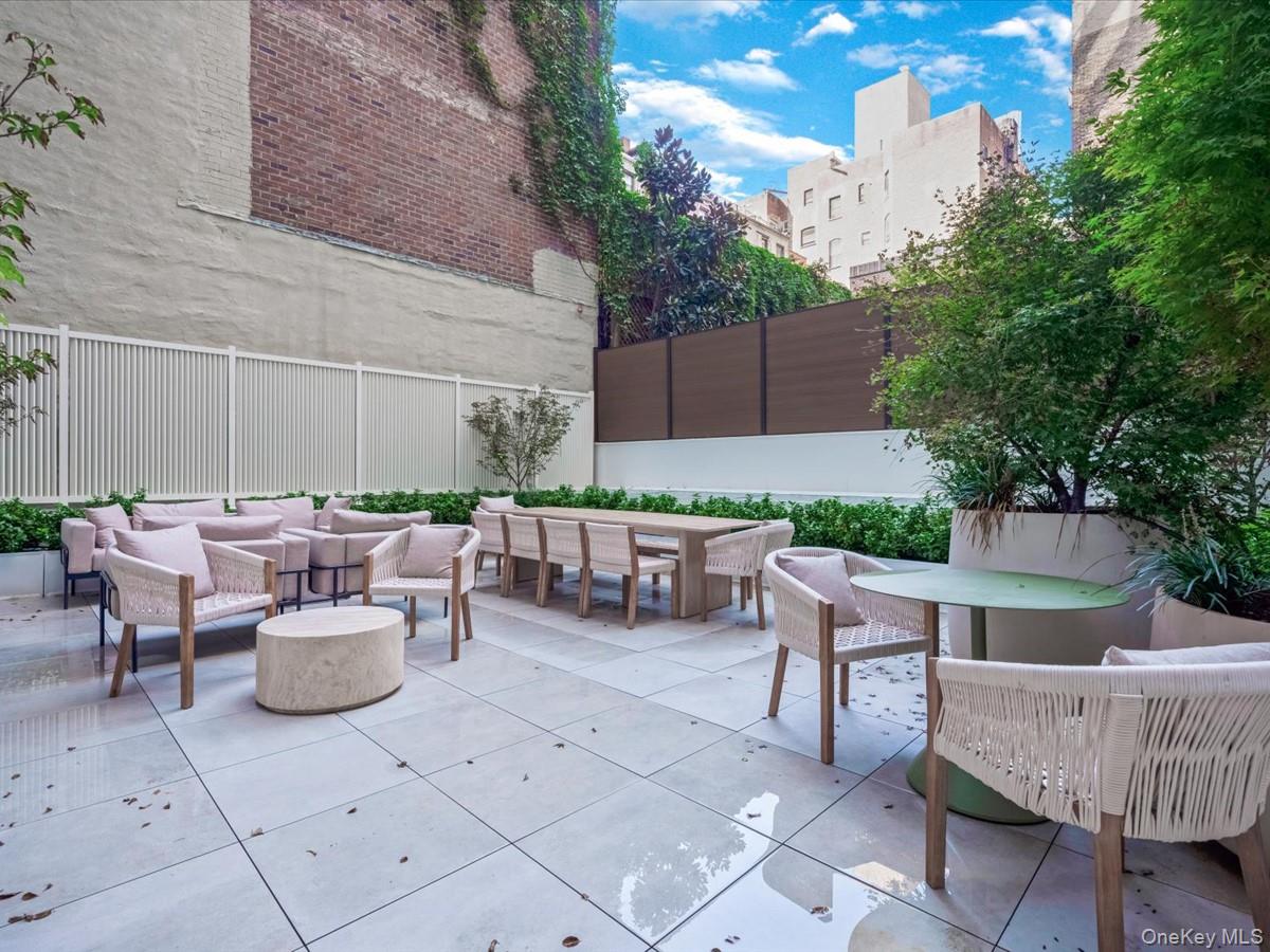 250 E 25th Street, Unit 9B photo 24