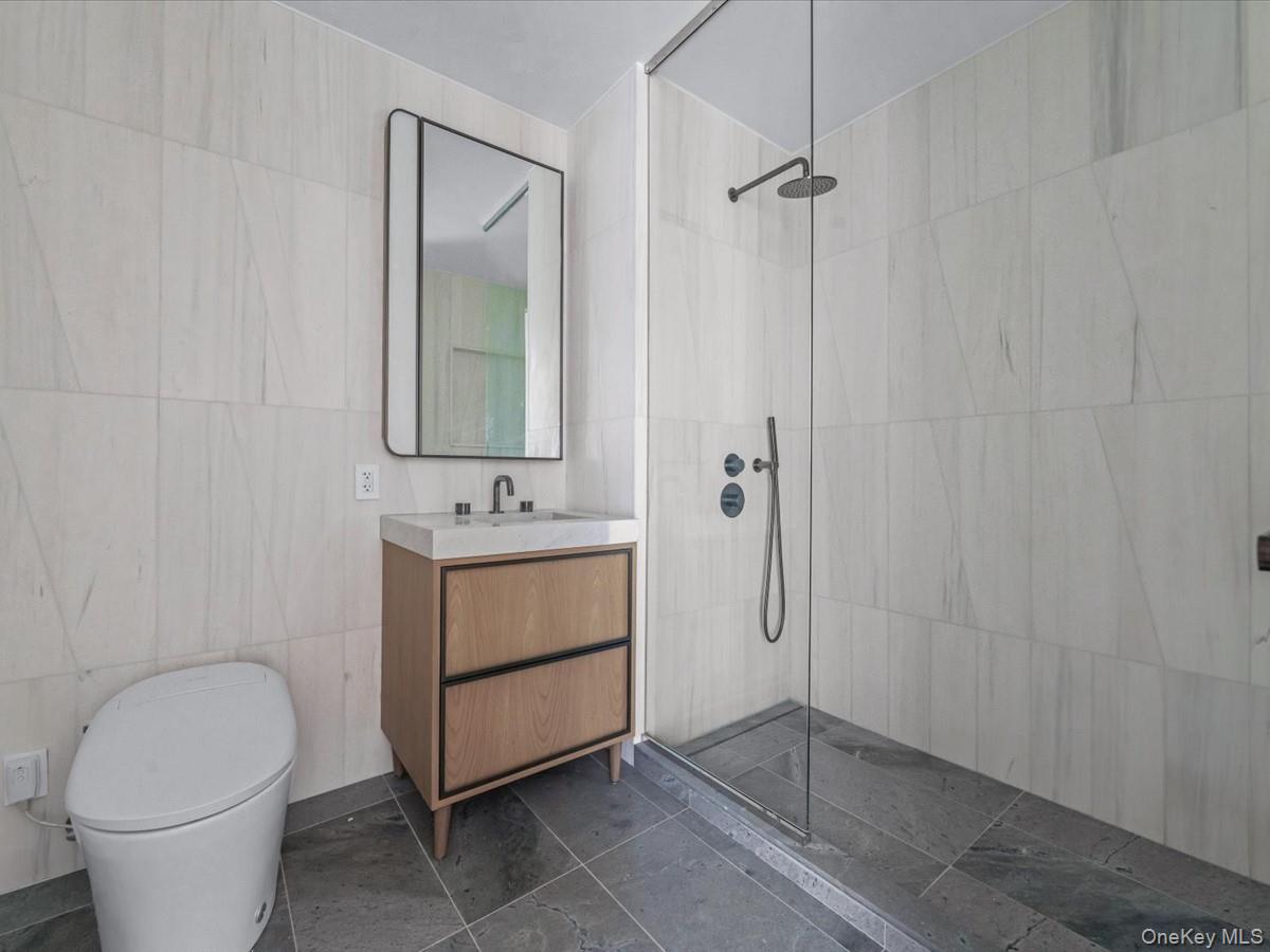 250 E 25th Street, Unit 9B photo 16