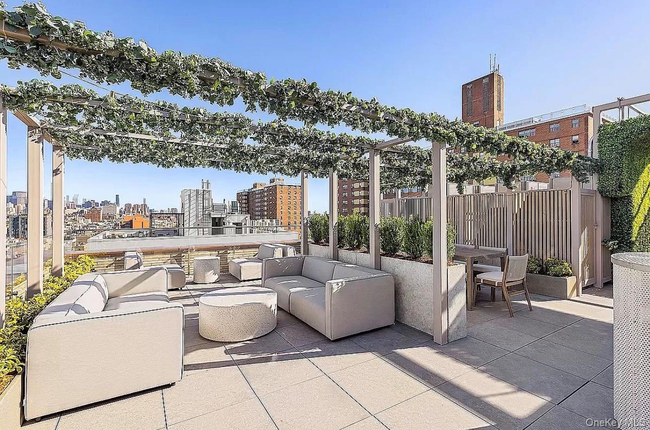 208 Delancey Street, Unit 1B photo 12