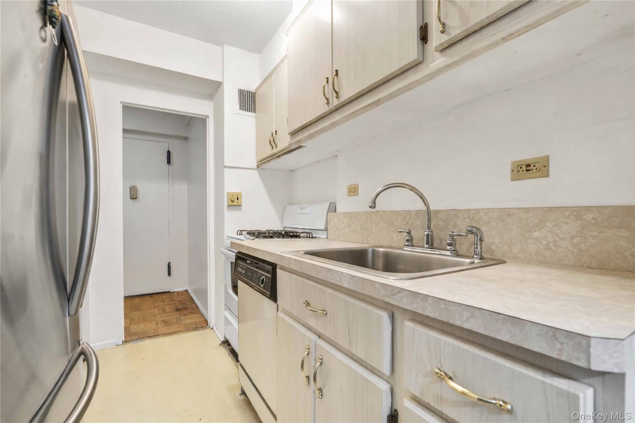 225 Adams Street, Unit H-1 photo 25