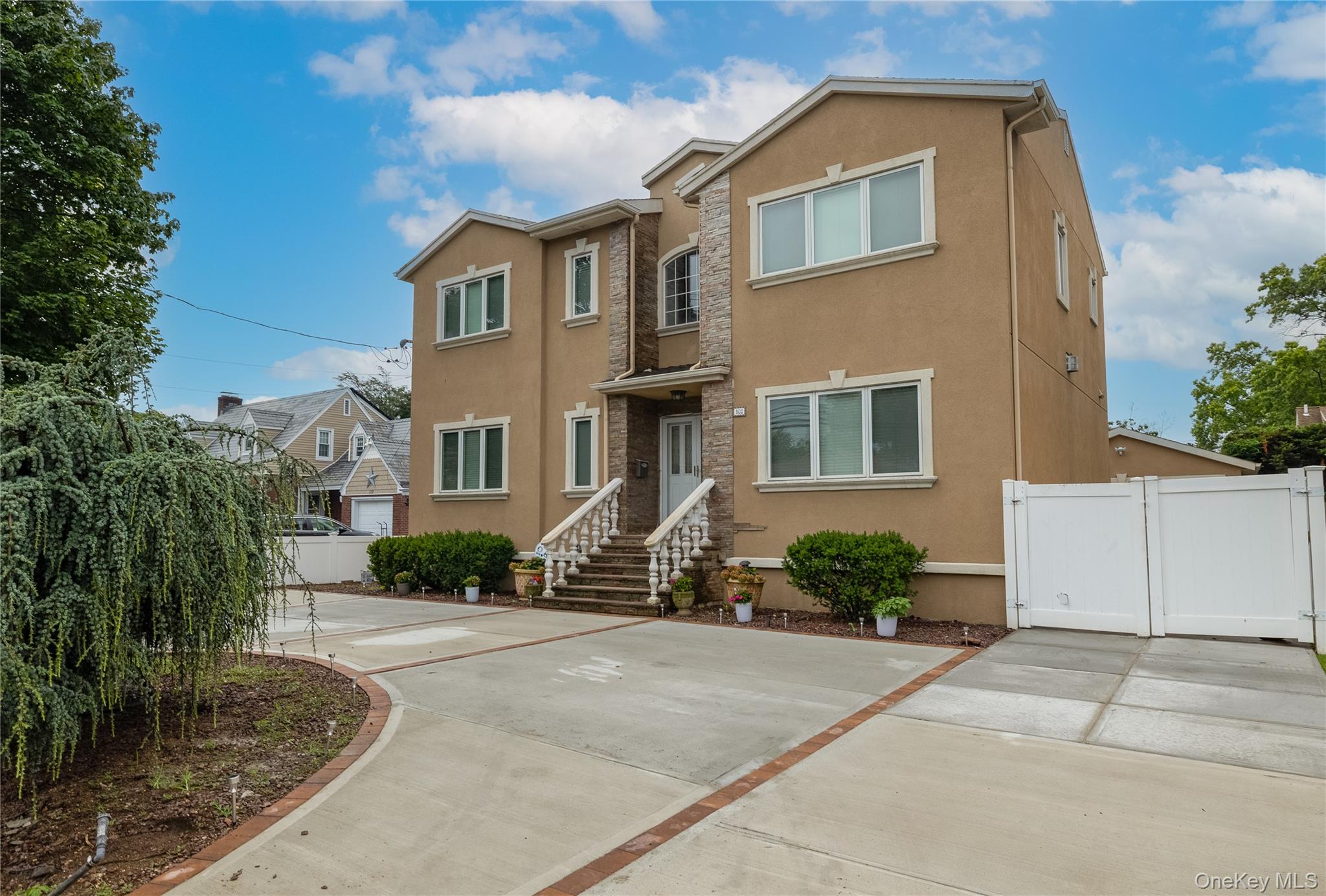 102 Davison Avenue – For Sale
