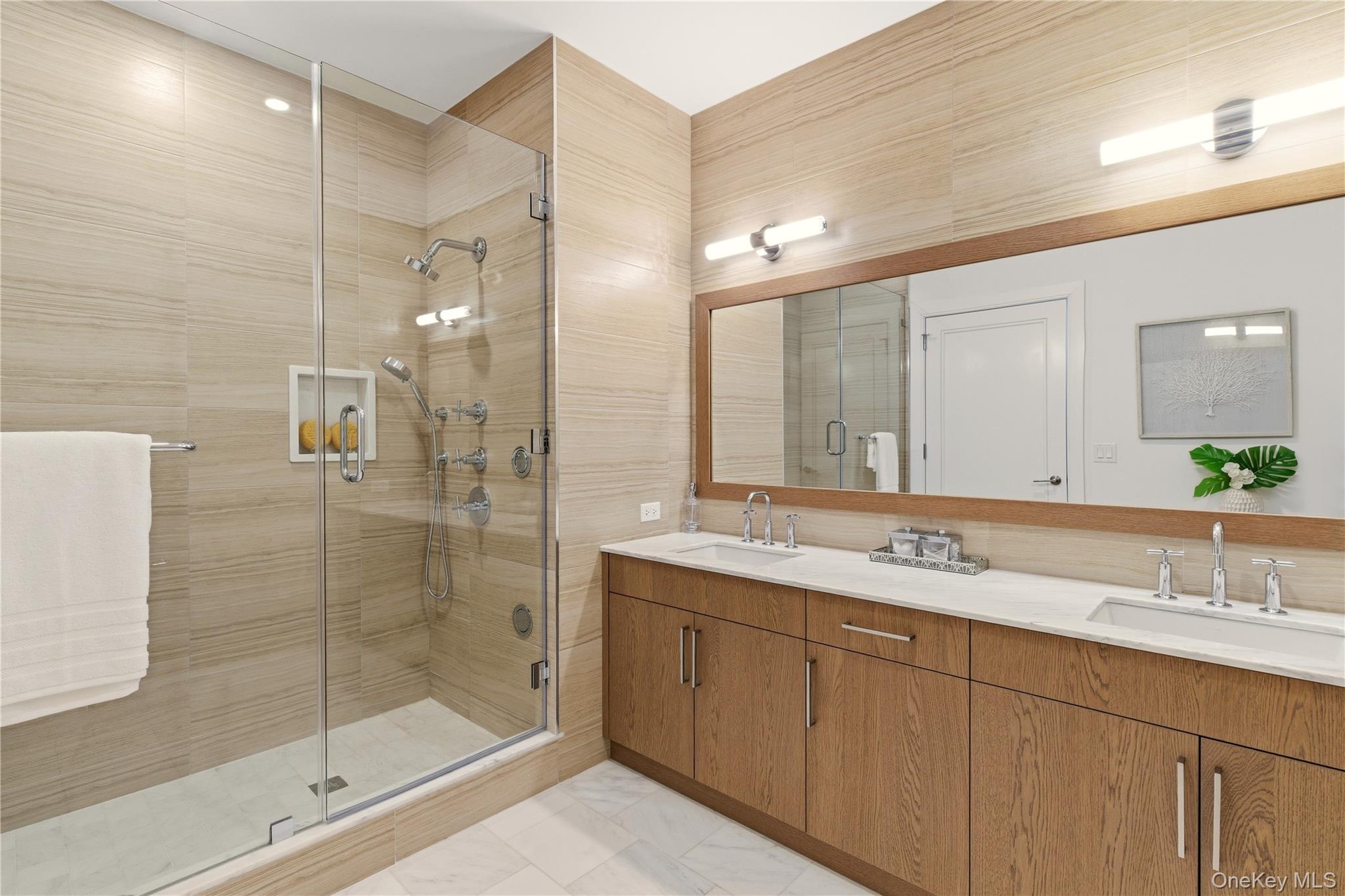 100 Garvies Point Road, Unit 1348 photo 14