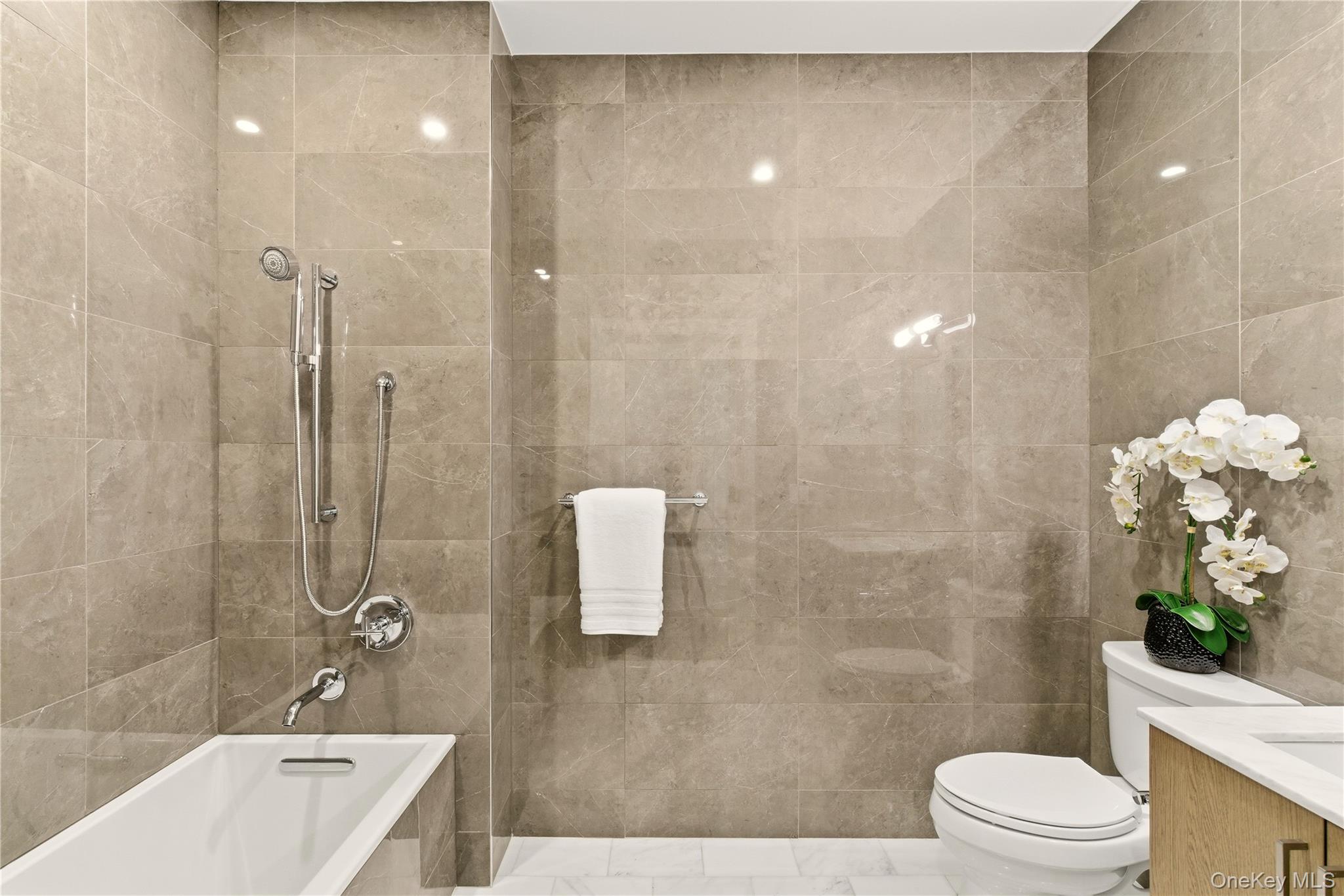 100 Garvies Point Road, Unit 1348 photo 17
