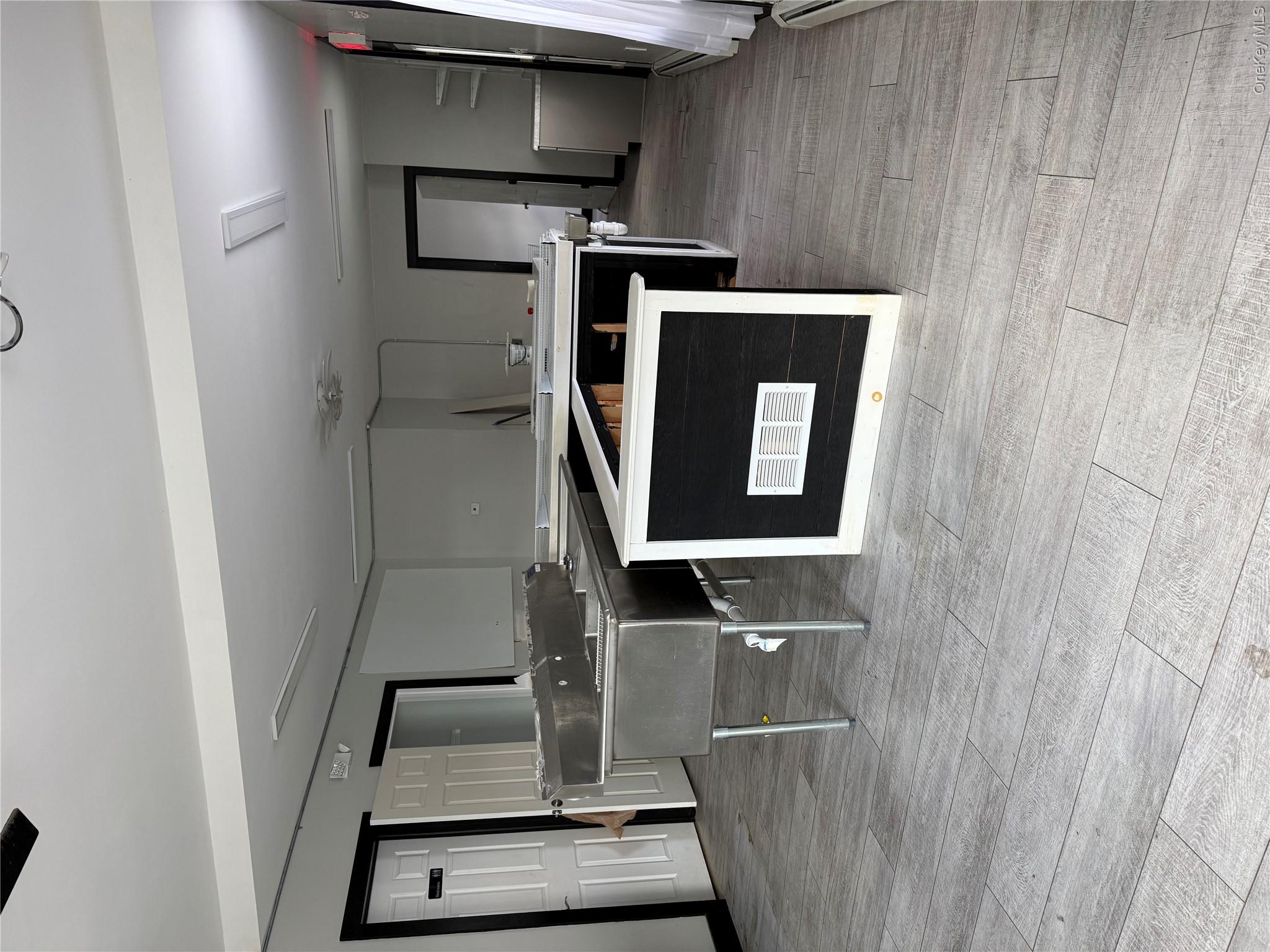6 Main Street – For Rent photo 7