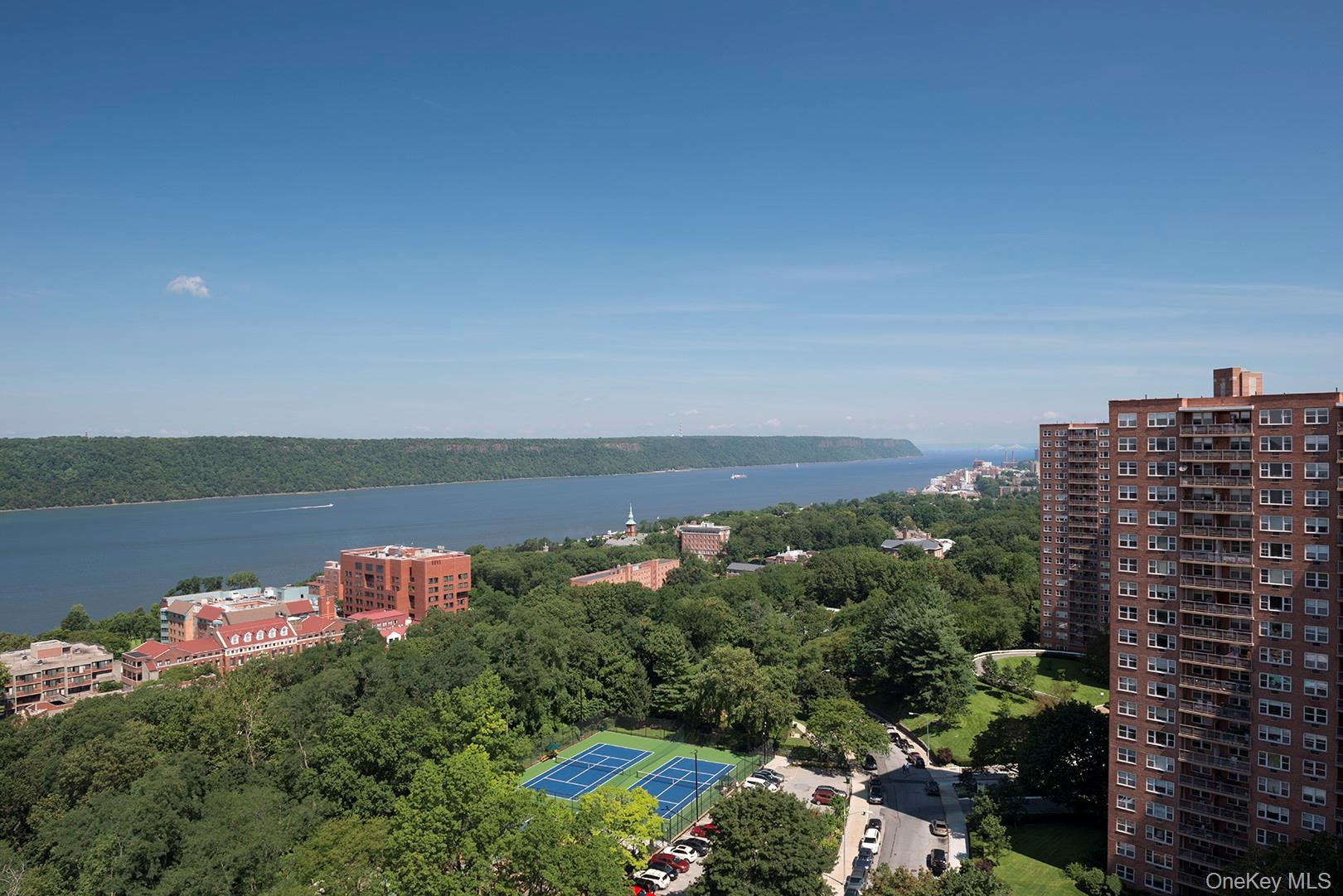 5700 Arlington Avenue, Unit 22A