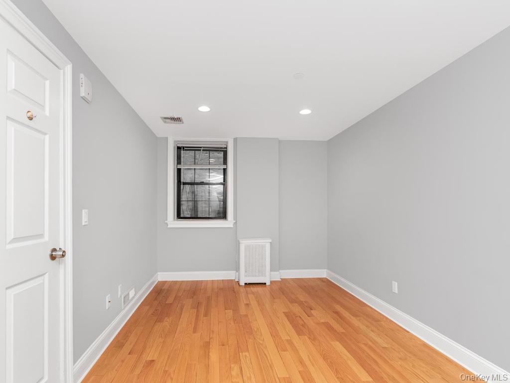26 Pondfield Road W, Unit F photo 12