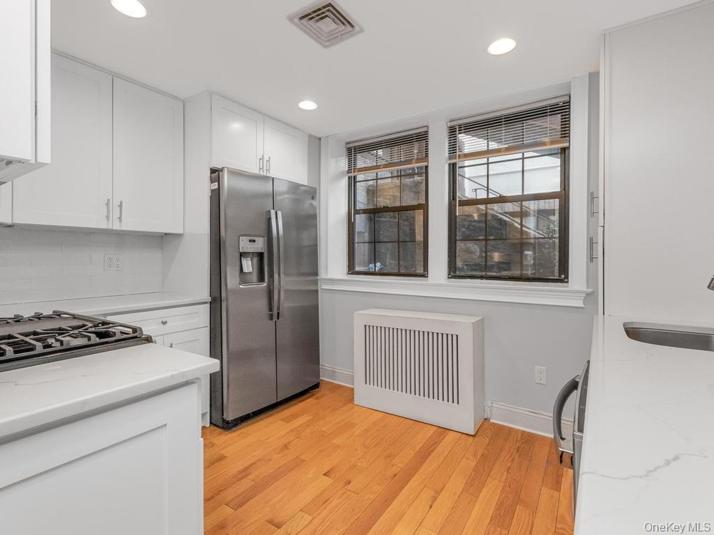 26 Pondfield Road W, Unit F photo 8