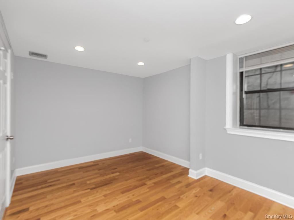 26 Pondfield Road W, Unit F photo 13