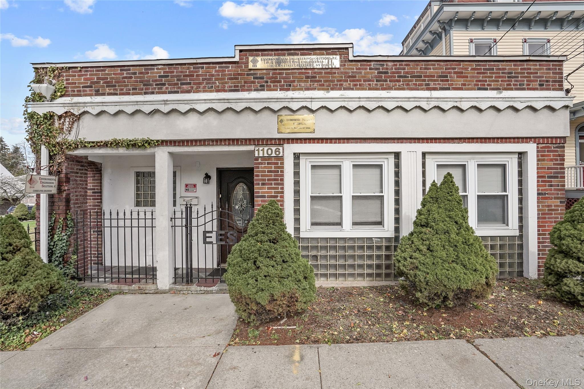 1106 Main Street – For Rent photo 2