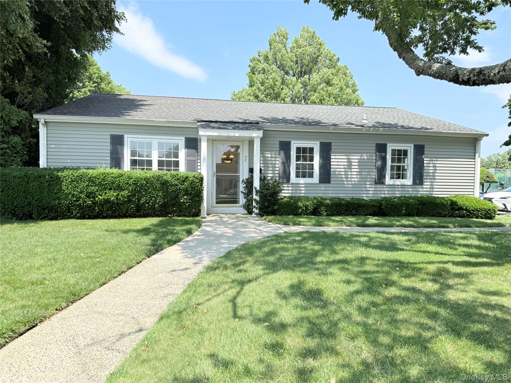 58 Harbor Road N – For Sale