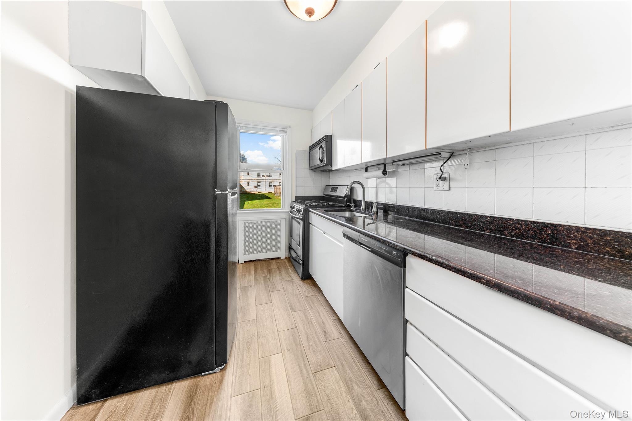 7146 Little Neck Parkway, Unit 155A photo 4