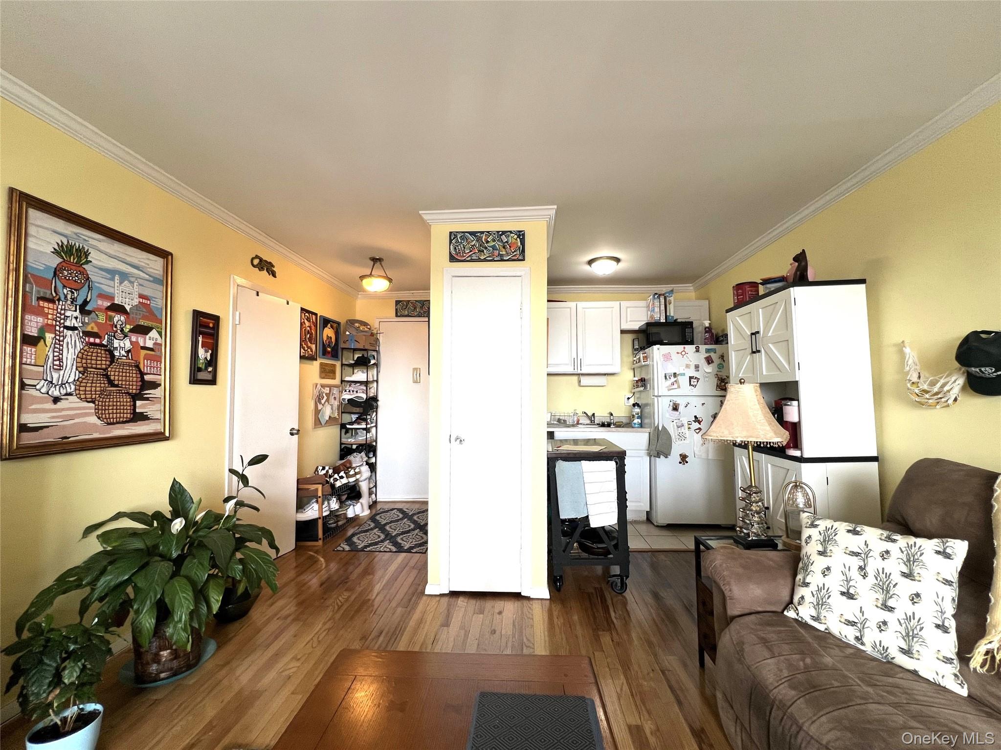 855 E Broadway, Unit 6G photo 4