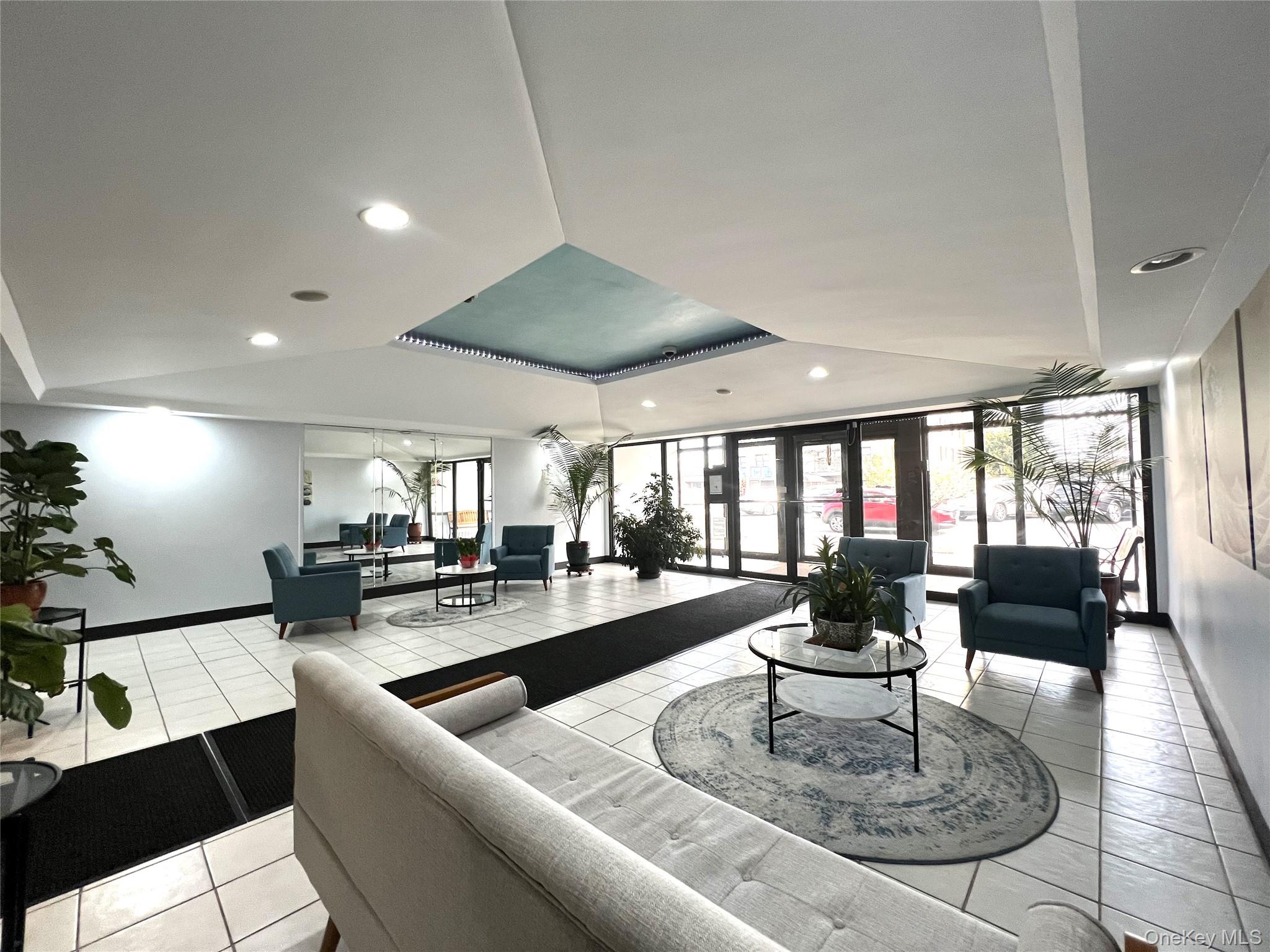 855 E Broadway, Unit 6G photo 13