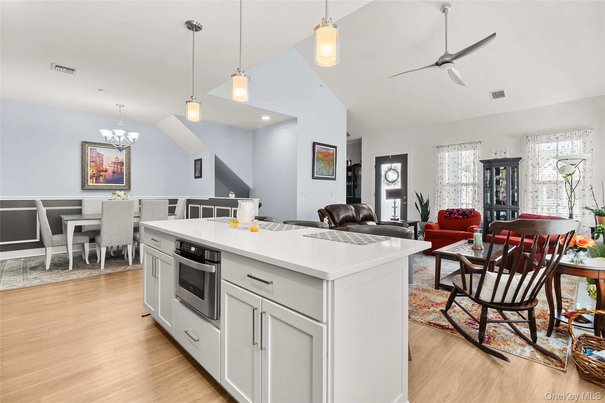 32 Michael Lane – For Sale photo 5