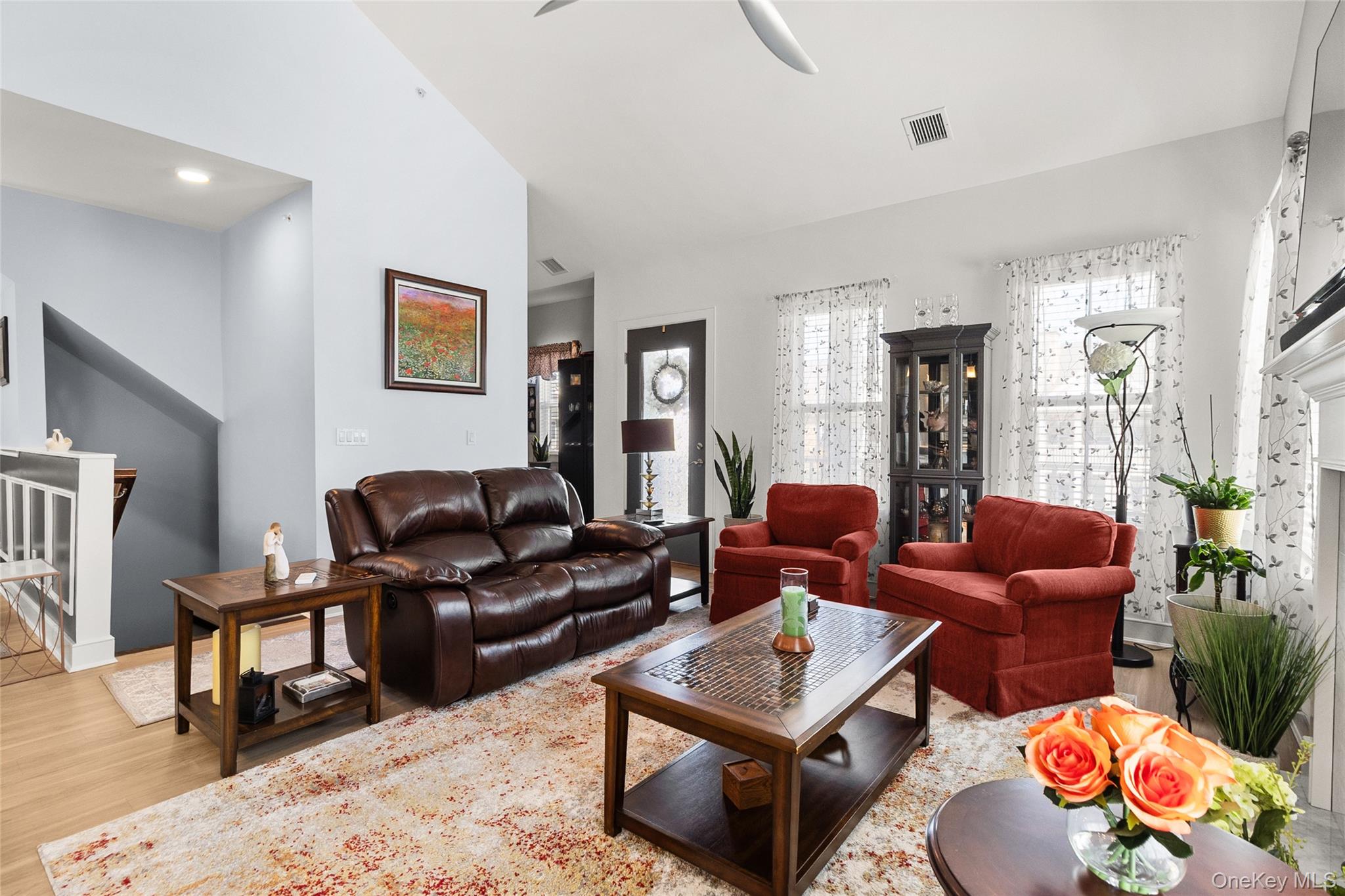 32 Michael Lane – For Sale photo 3
