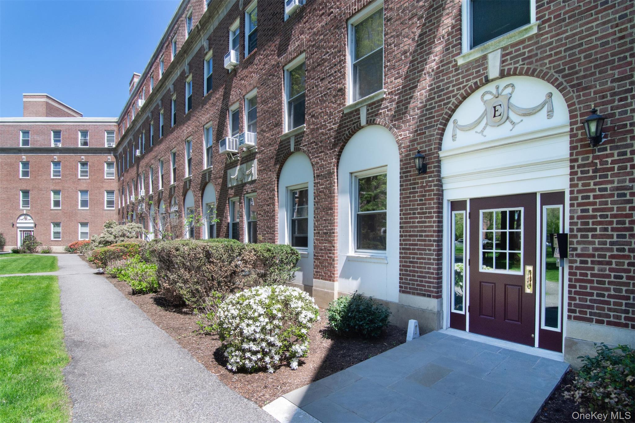 445 Gramatan Avenue, Unit EA3 photo 16