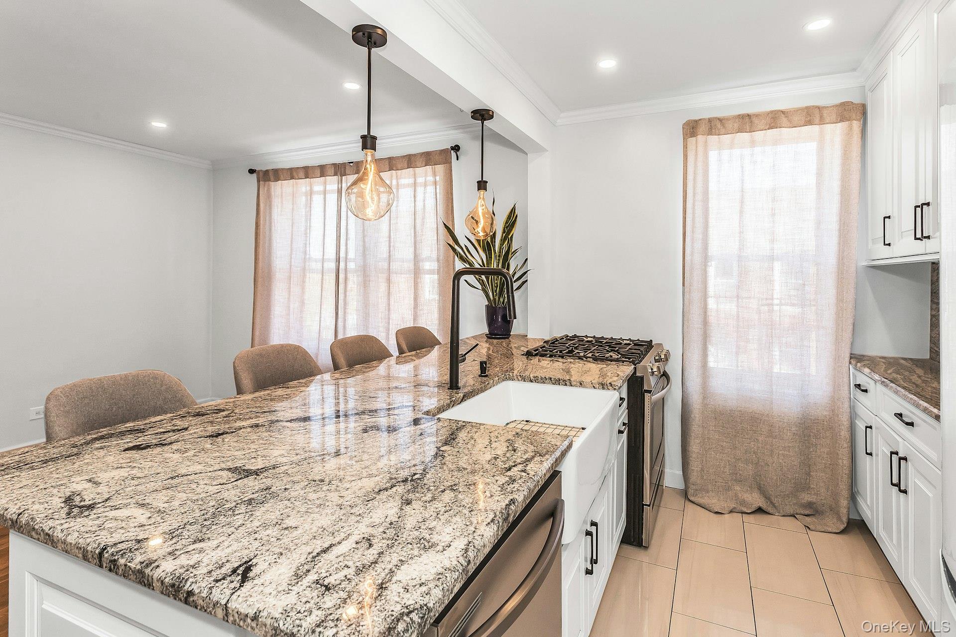 3325 90th Street, Unit 6C photo 3