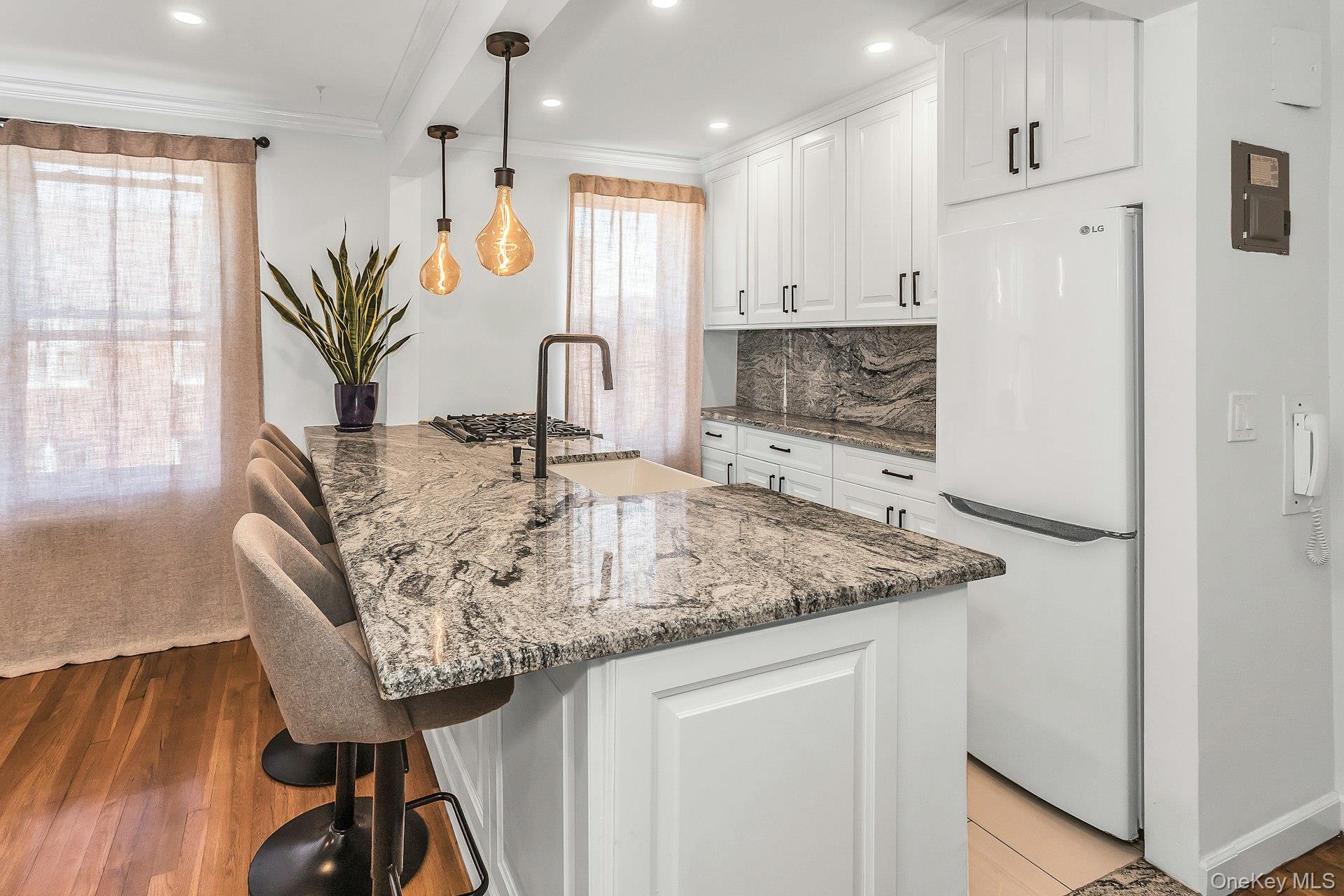 3325 90th Street, Unit 6C photo 5