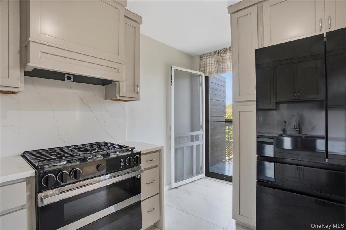 2287 Johnson Avenue, Unit 3A photo 11