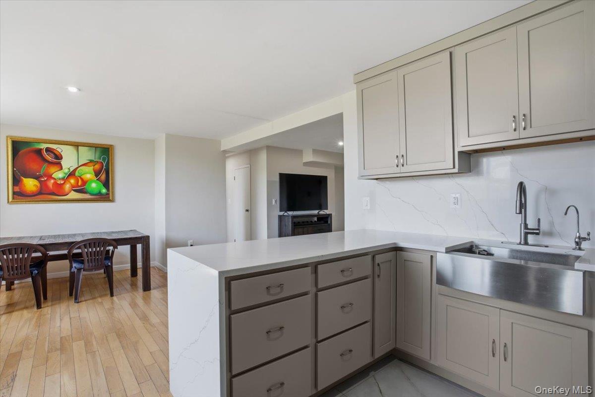 2287 Johnson Avenue, Unit 3A photo 12