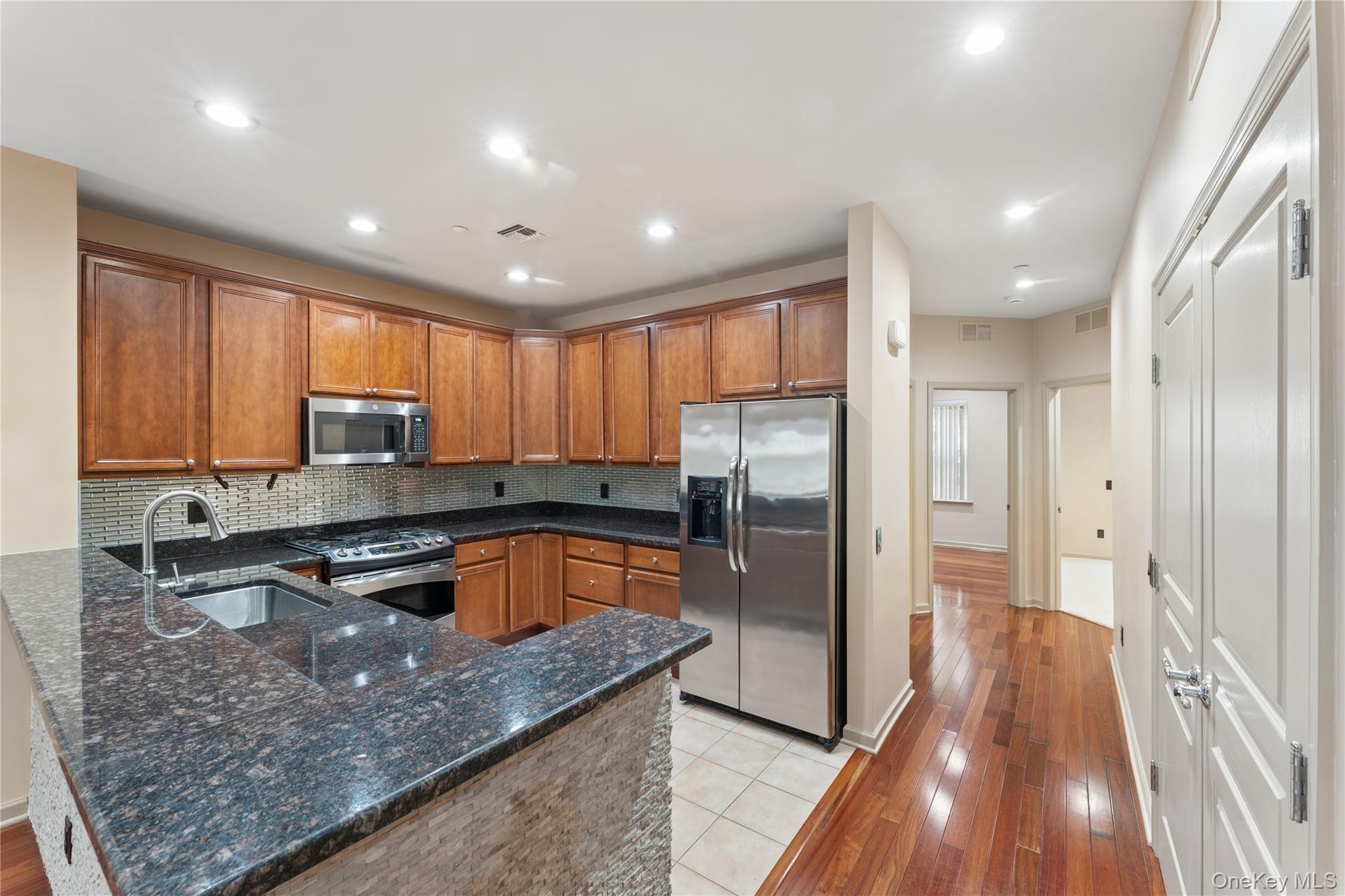 17 Strangford Court, Unit 109 photo 8