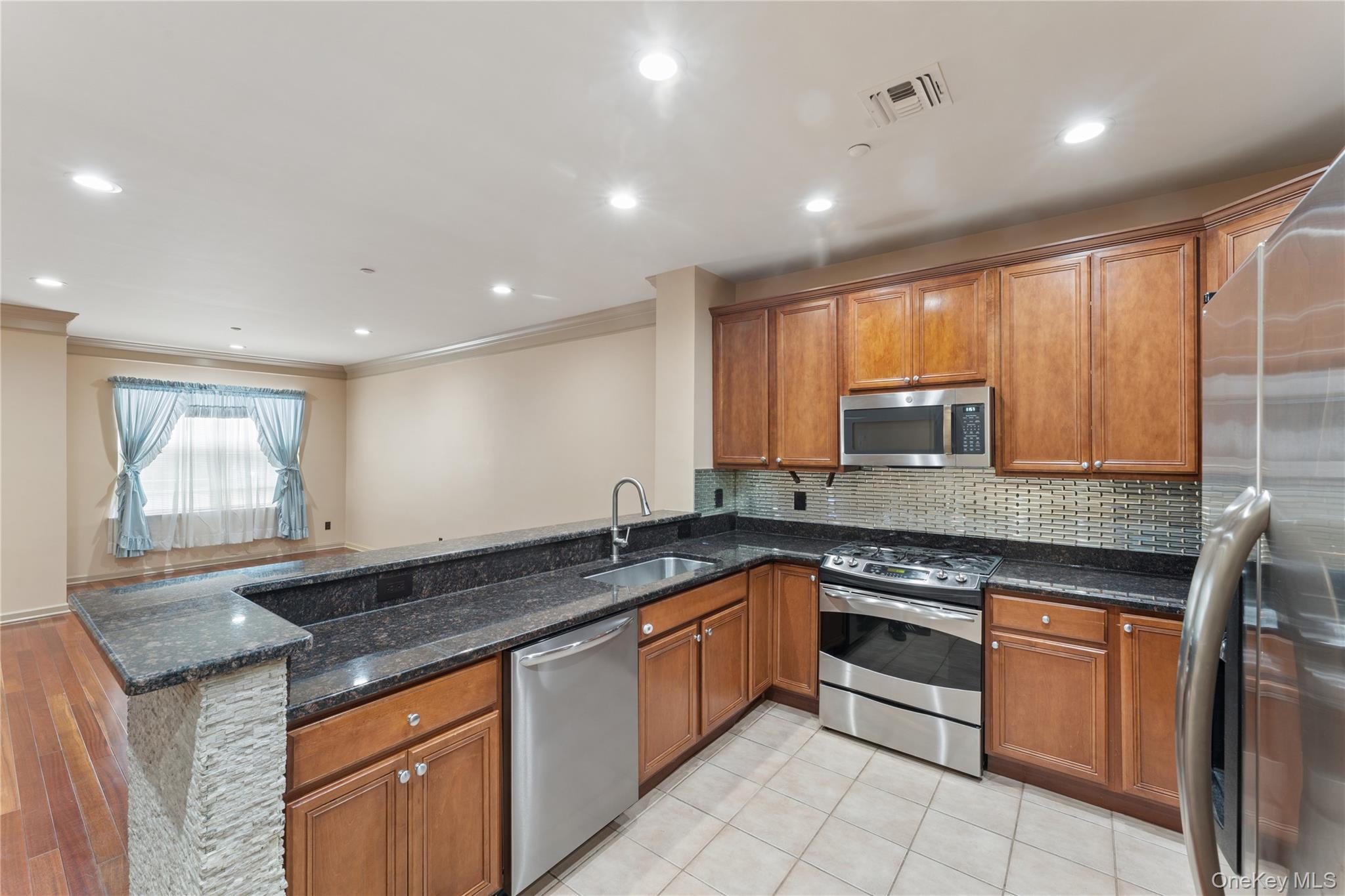 17 Strangford Court, Unit 109 photo 10