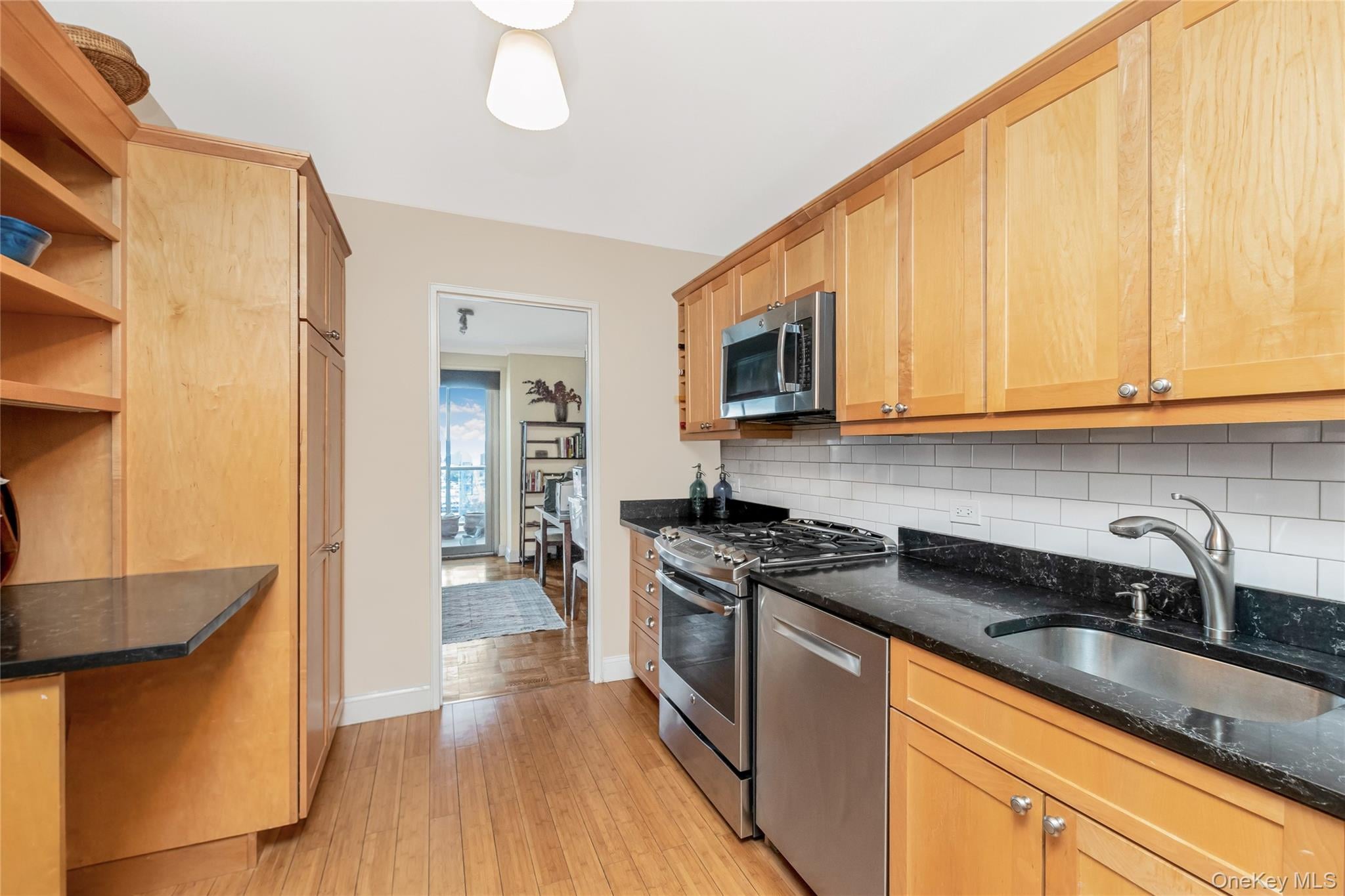 2500 Johnson Avenue, Unit 15R photo 4