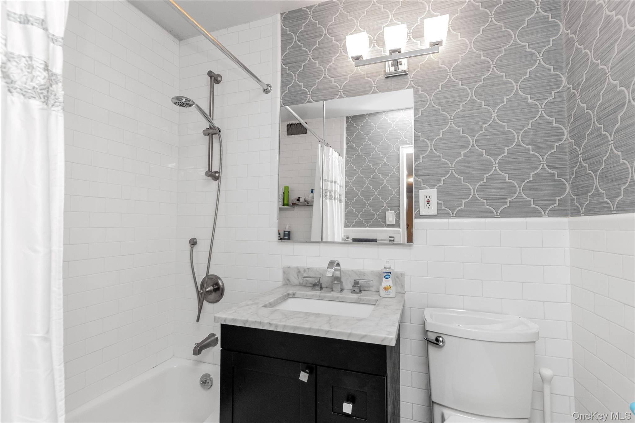 2500 Johnson Avenue, Unit 15R photo 9