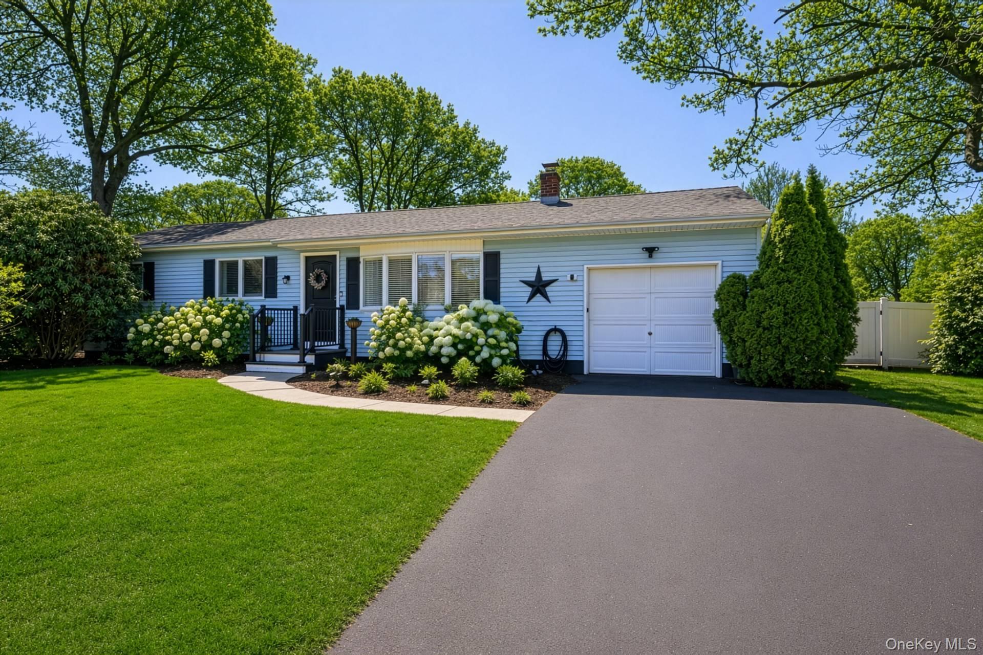 21 Holzman Drive – For Sale photo 2
