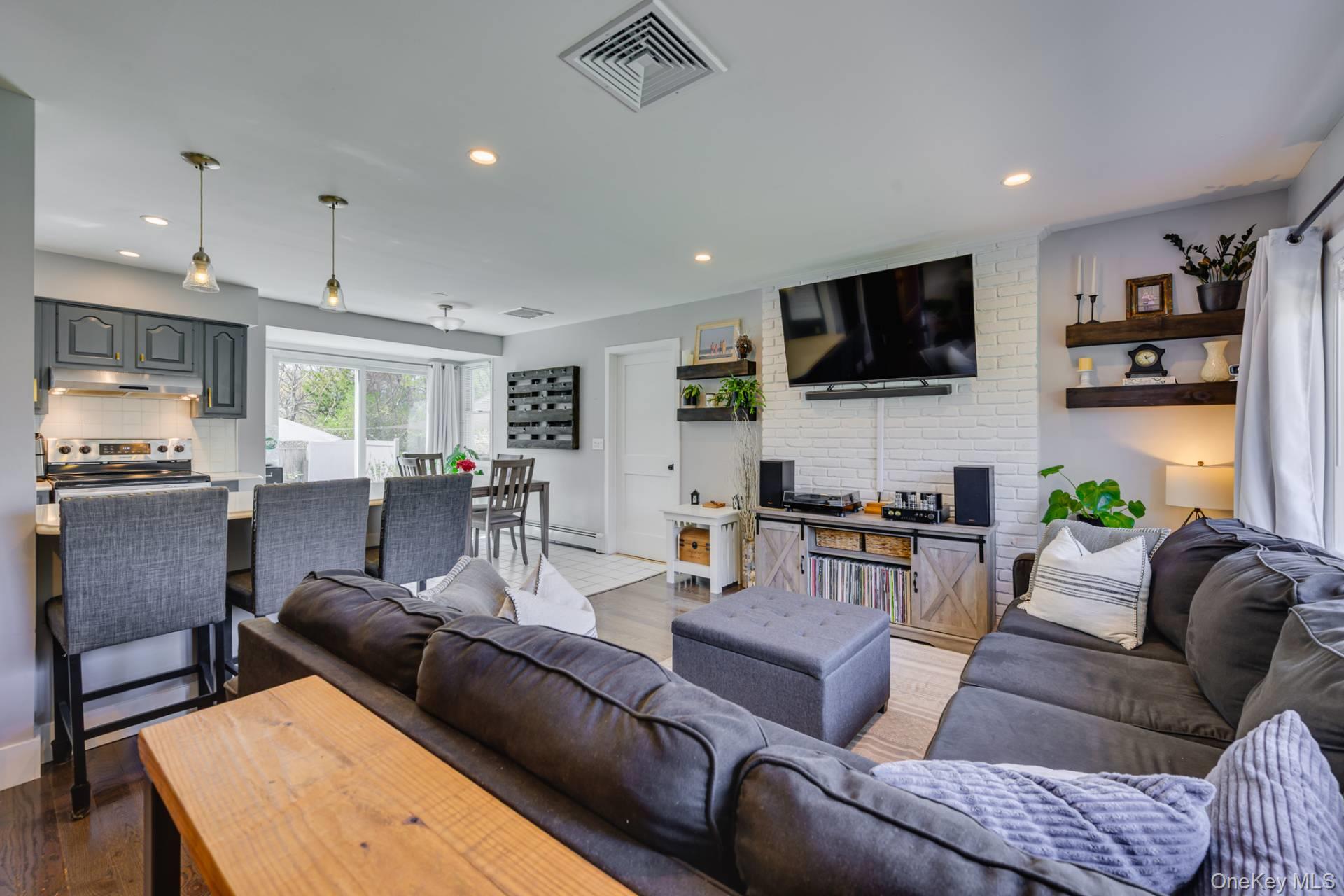 21 Holzman Drive – For Sale photo 7