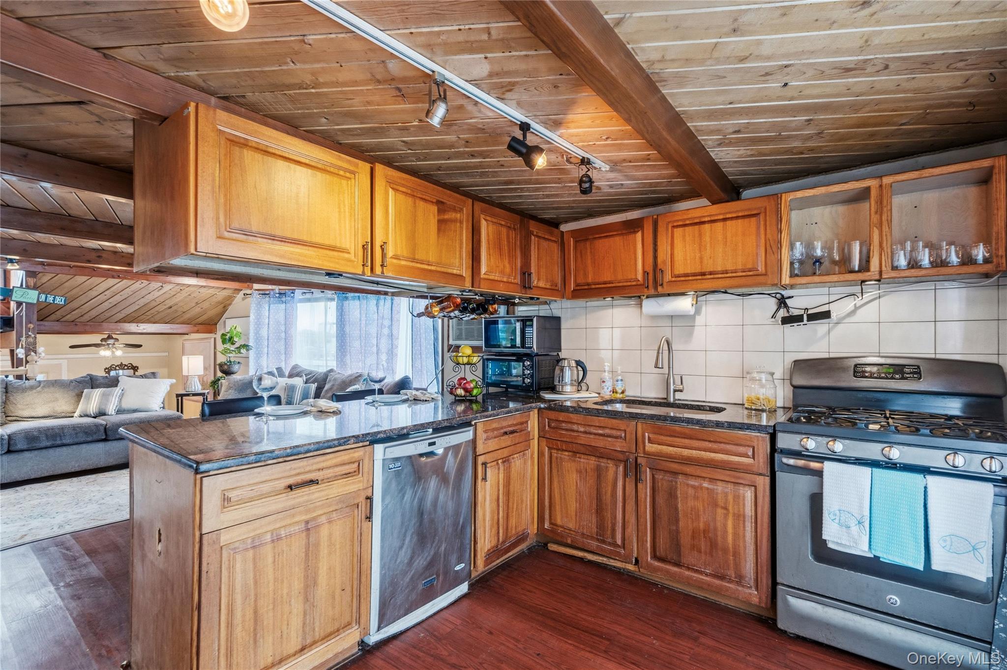 10 Matinecock Avenue, Unit Dock D photo 23