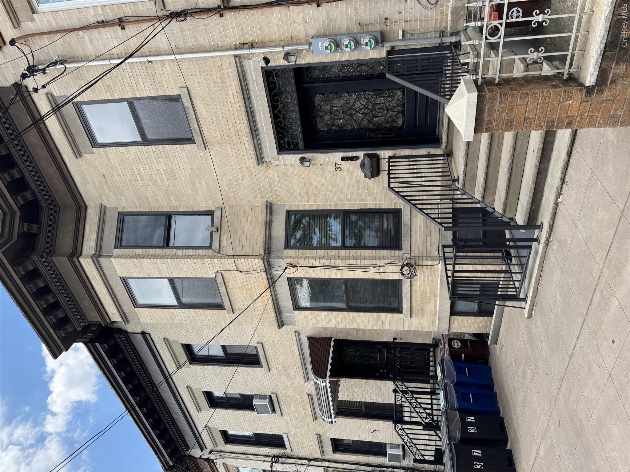 37 Apollo Street – For Sale photo 2