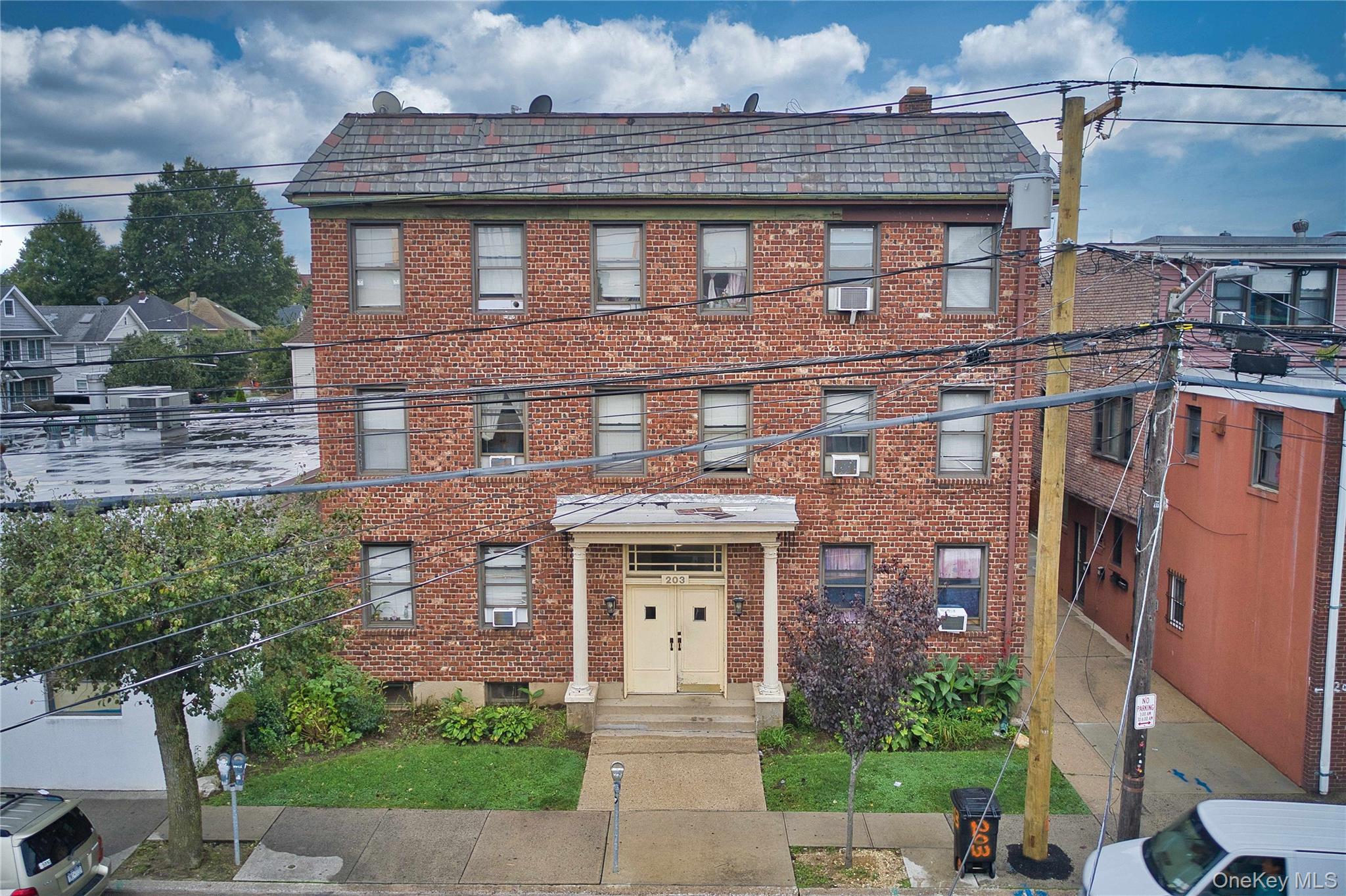 203 Willis Avenue – For Sale photo 3
