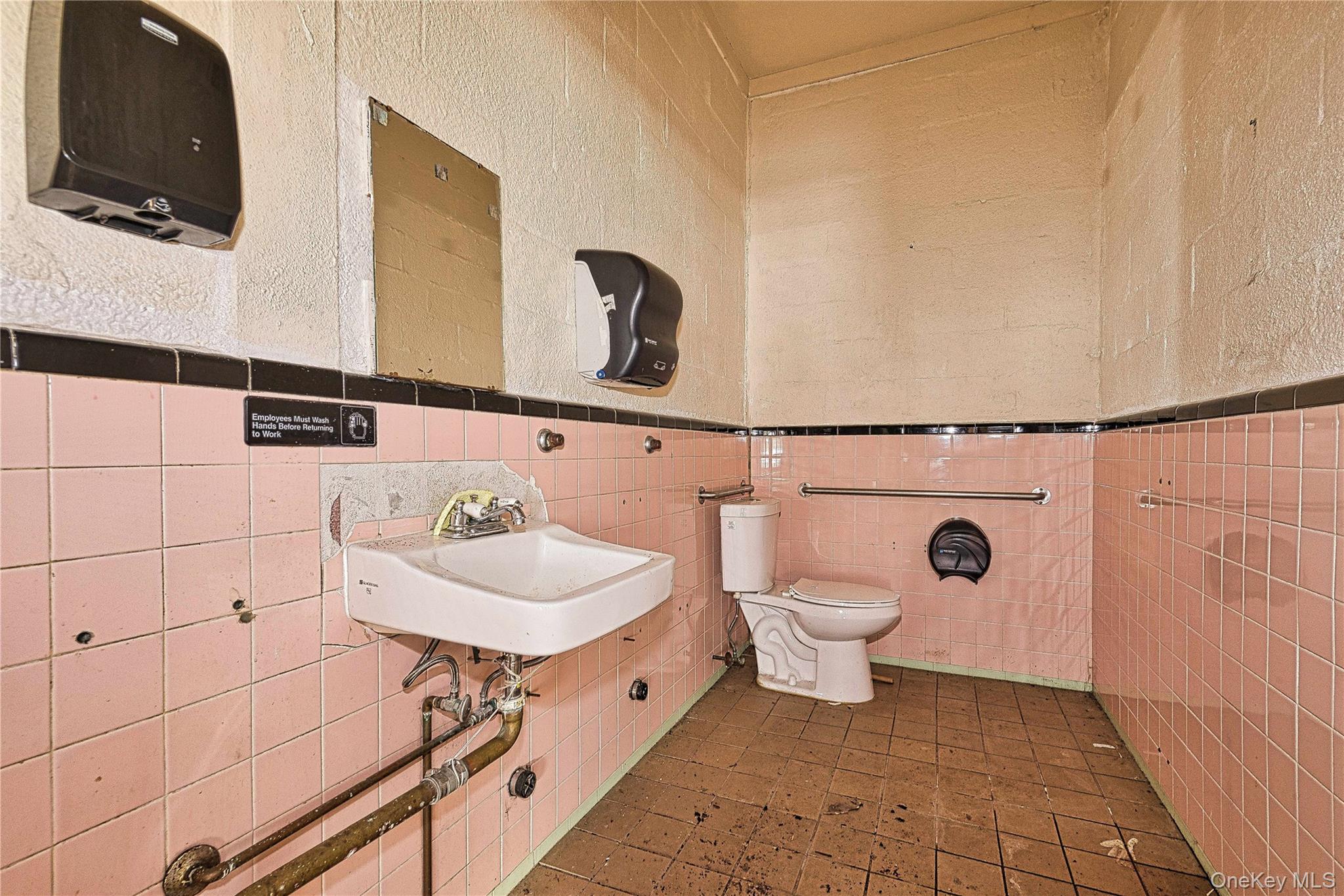 80 E Main Street – For Sale photo 20