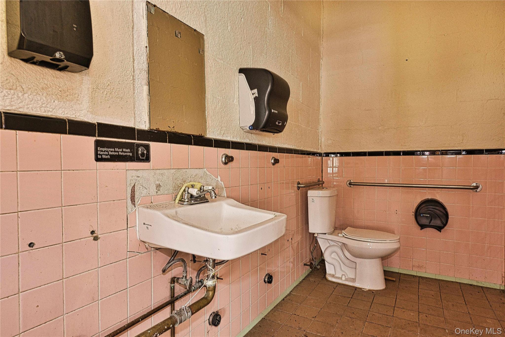 80 E Main Street – For Sale photo 21
