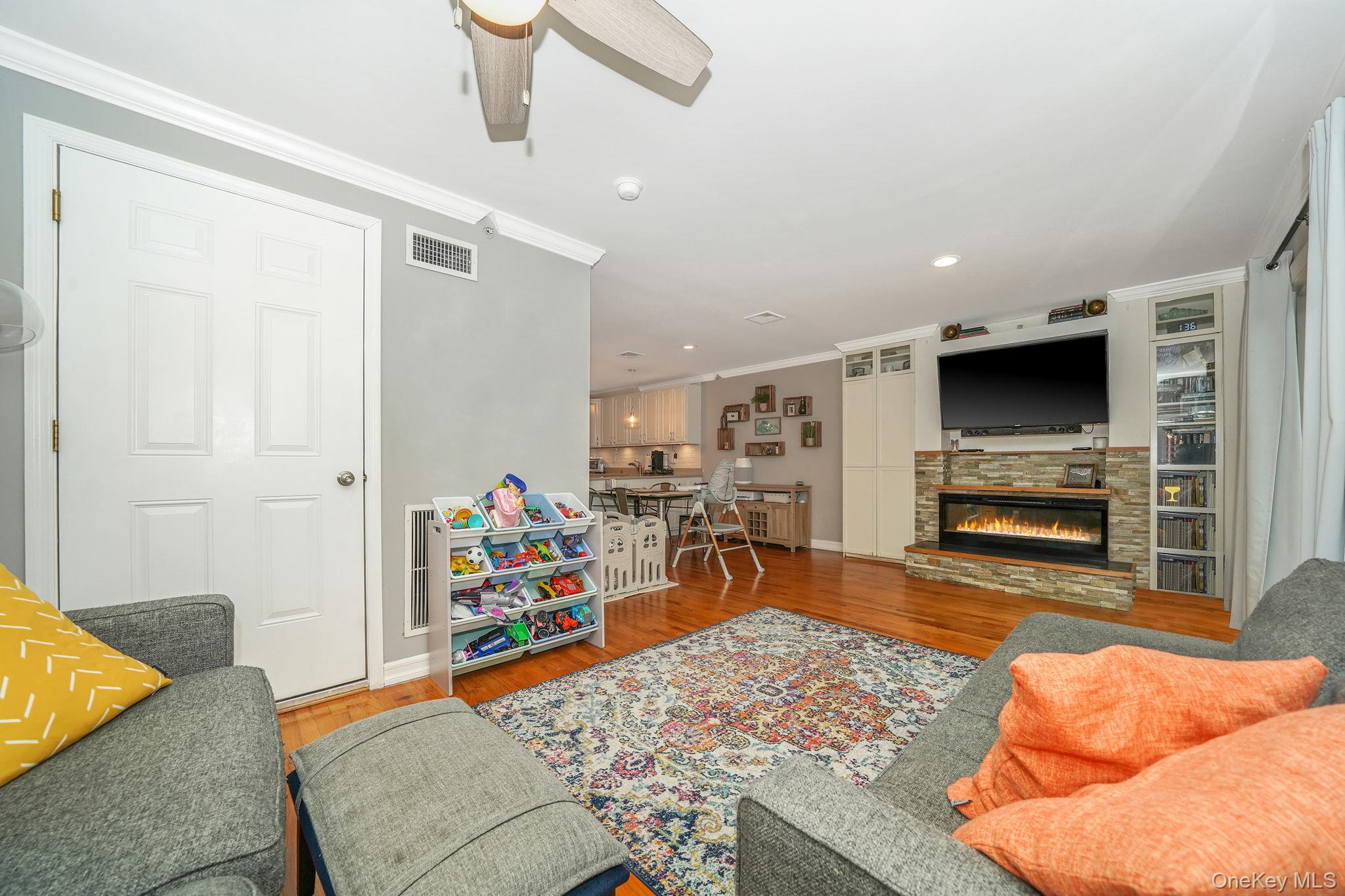 10308 Rockaway Beach Boulevard, Unit 2B photo 6