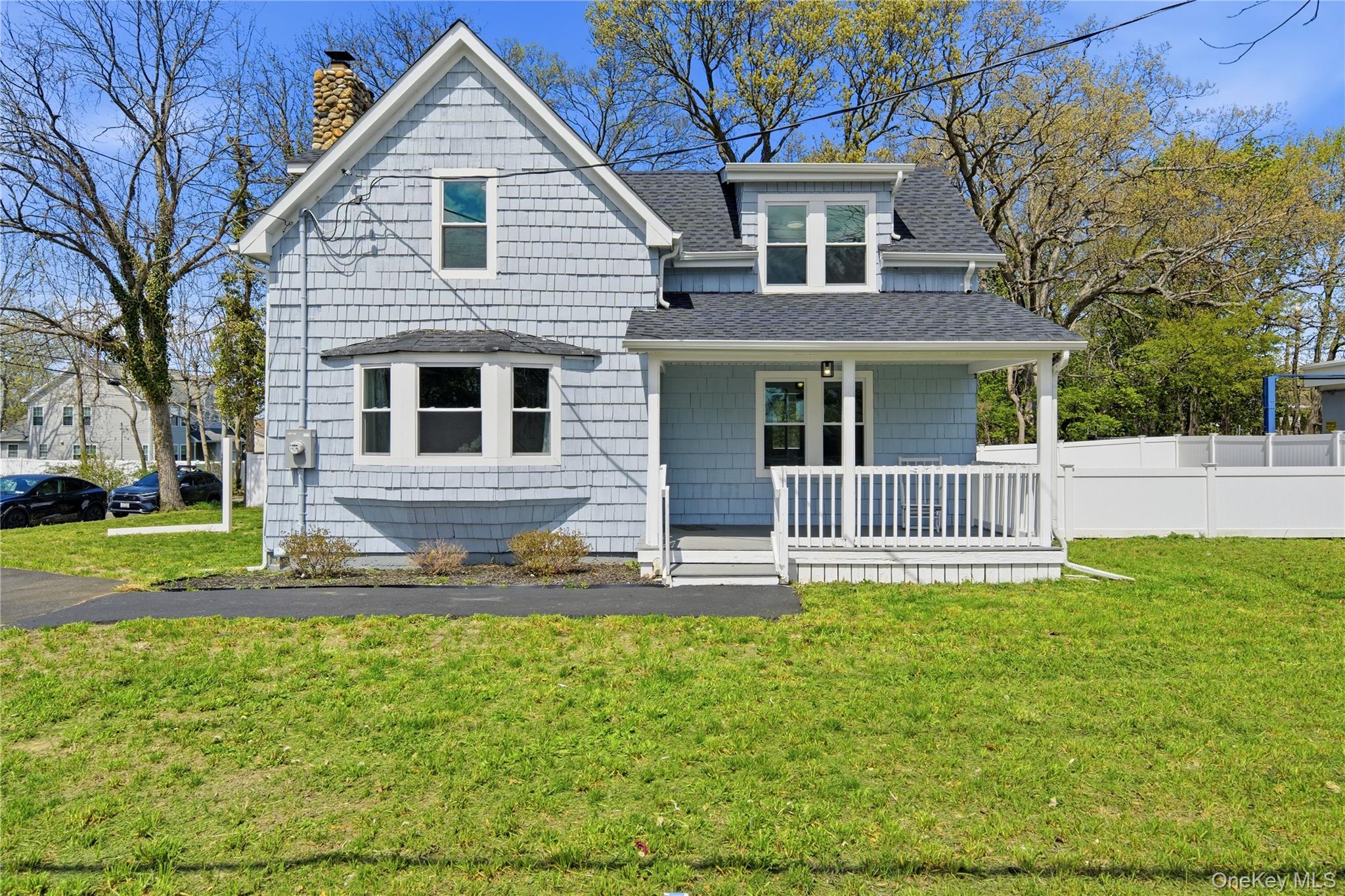 749 E Main Street – For Sale photo 3