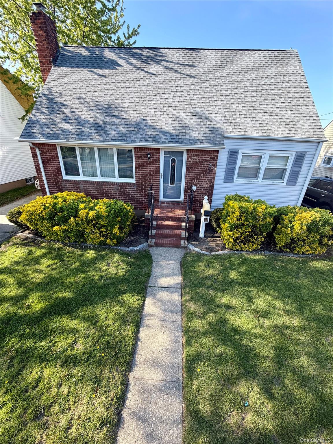 847 Jerusalem Avenue – For Sale