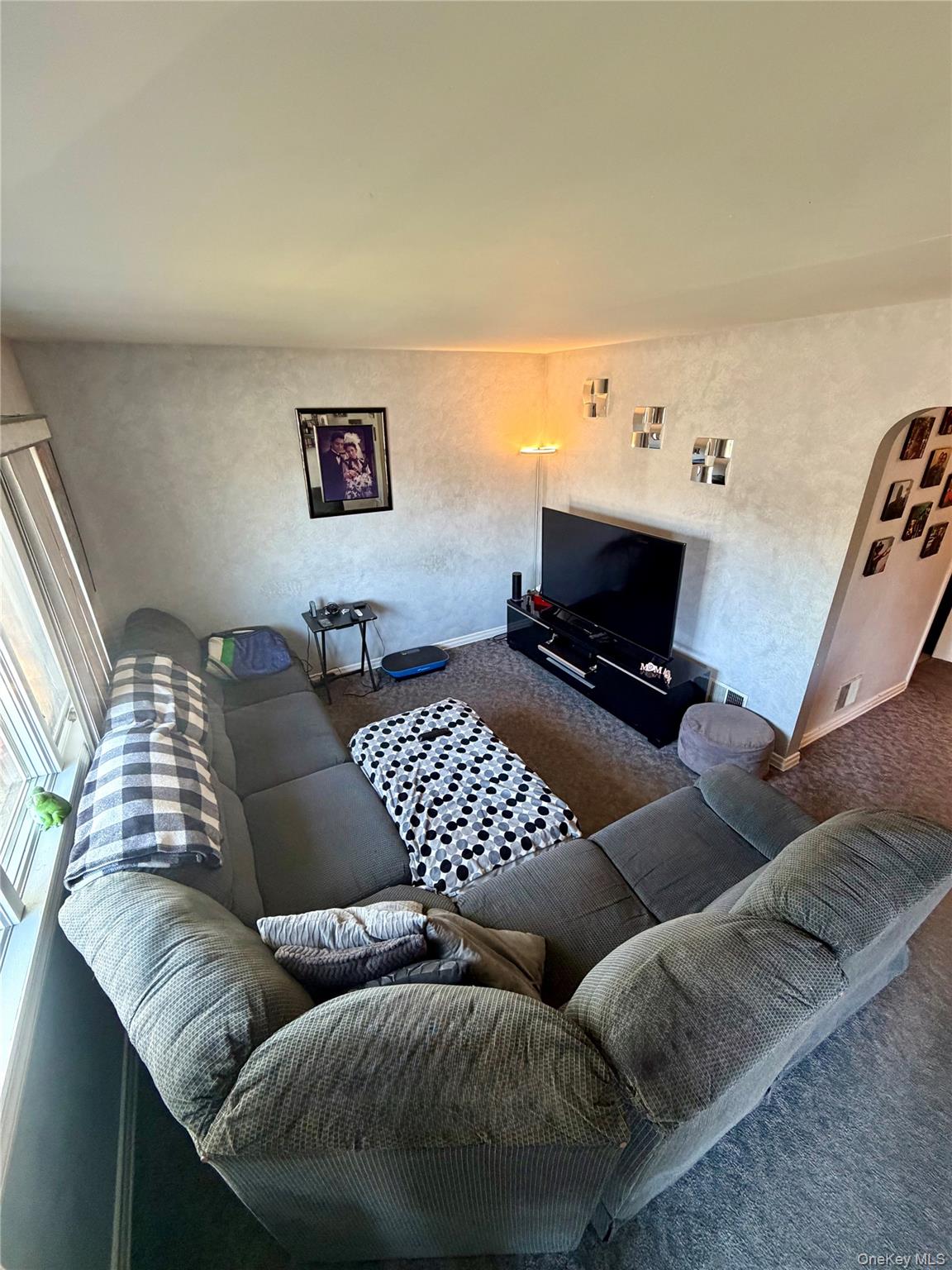 847 Jerusalem Avenue – For Sale photo 3
